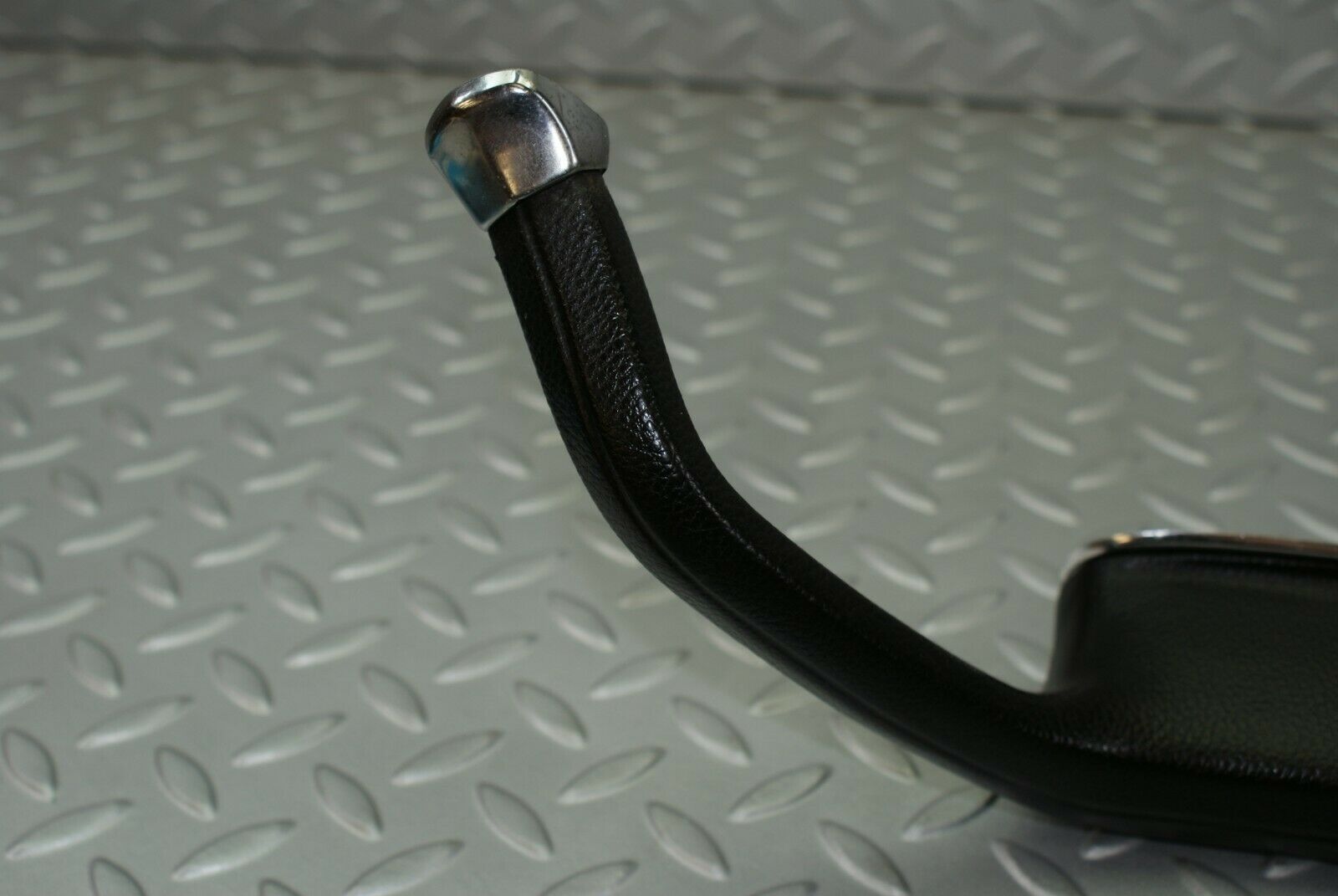 3108 Mercedes-Benz W115 220D Interior Door Handle Right Black