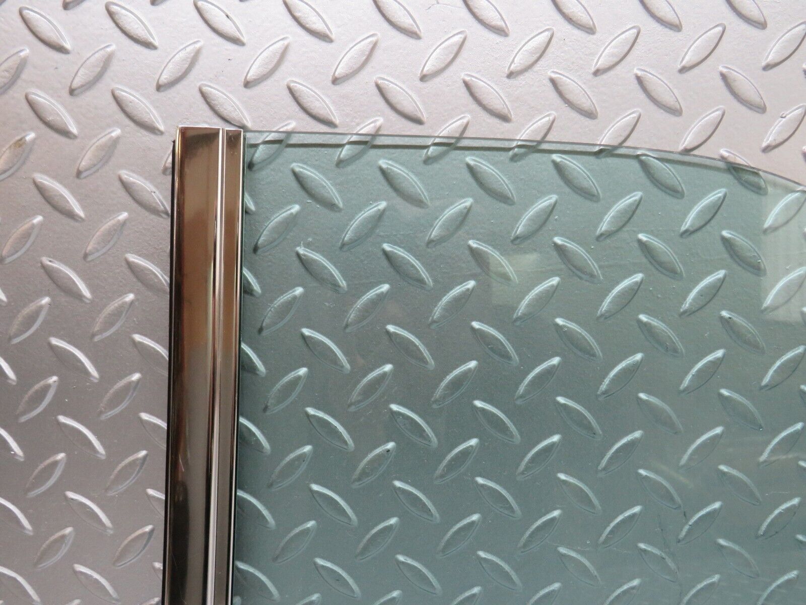 34412 Mercedes-Benz C126 380SEC Coupe Rear Right Window Glass