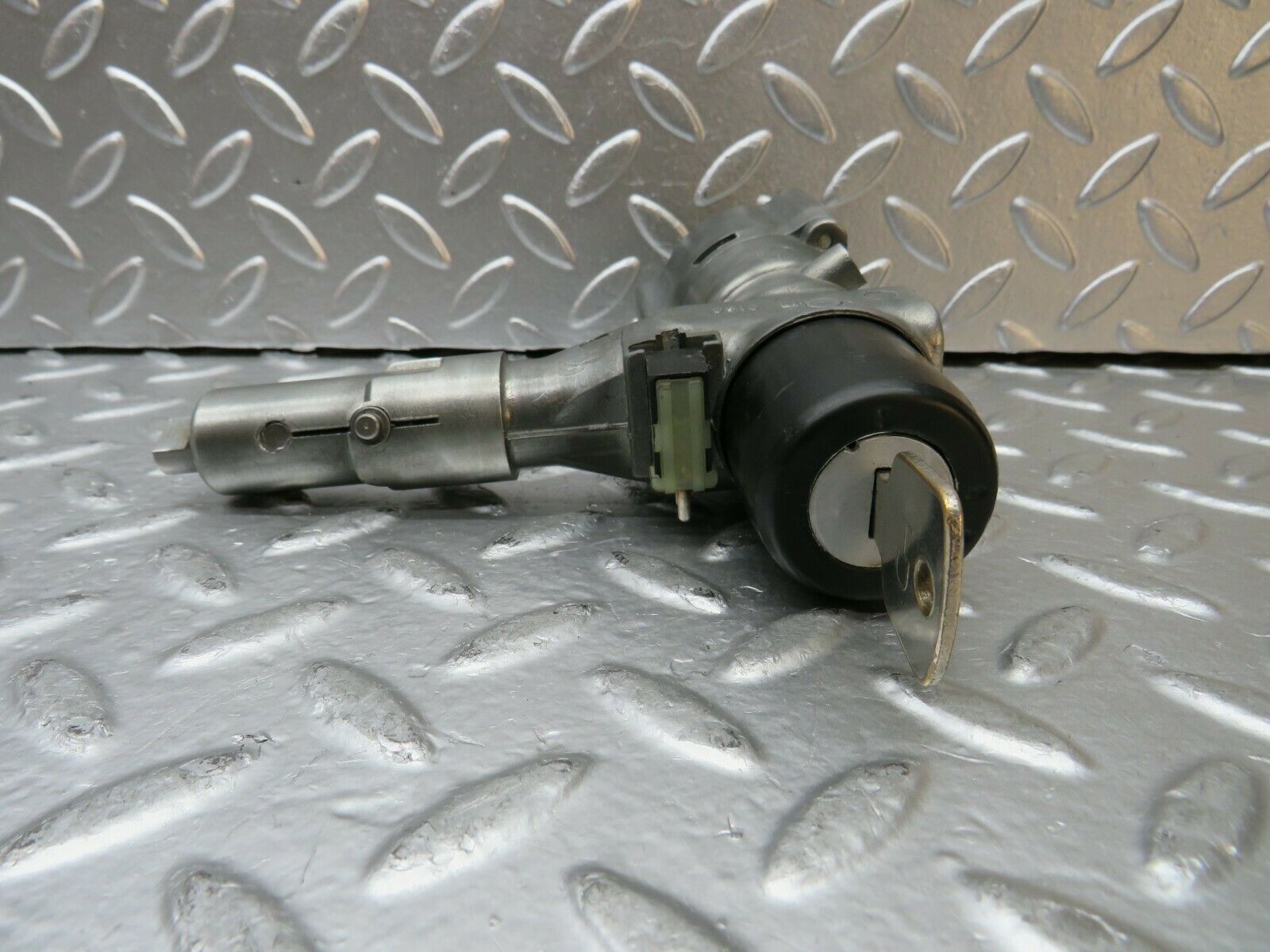 22988 Mercedes-Benz C123 230CE Coupe Steering Lock Ignition Switch With Key