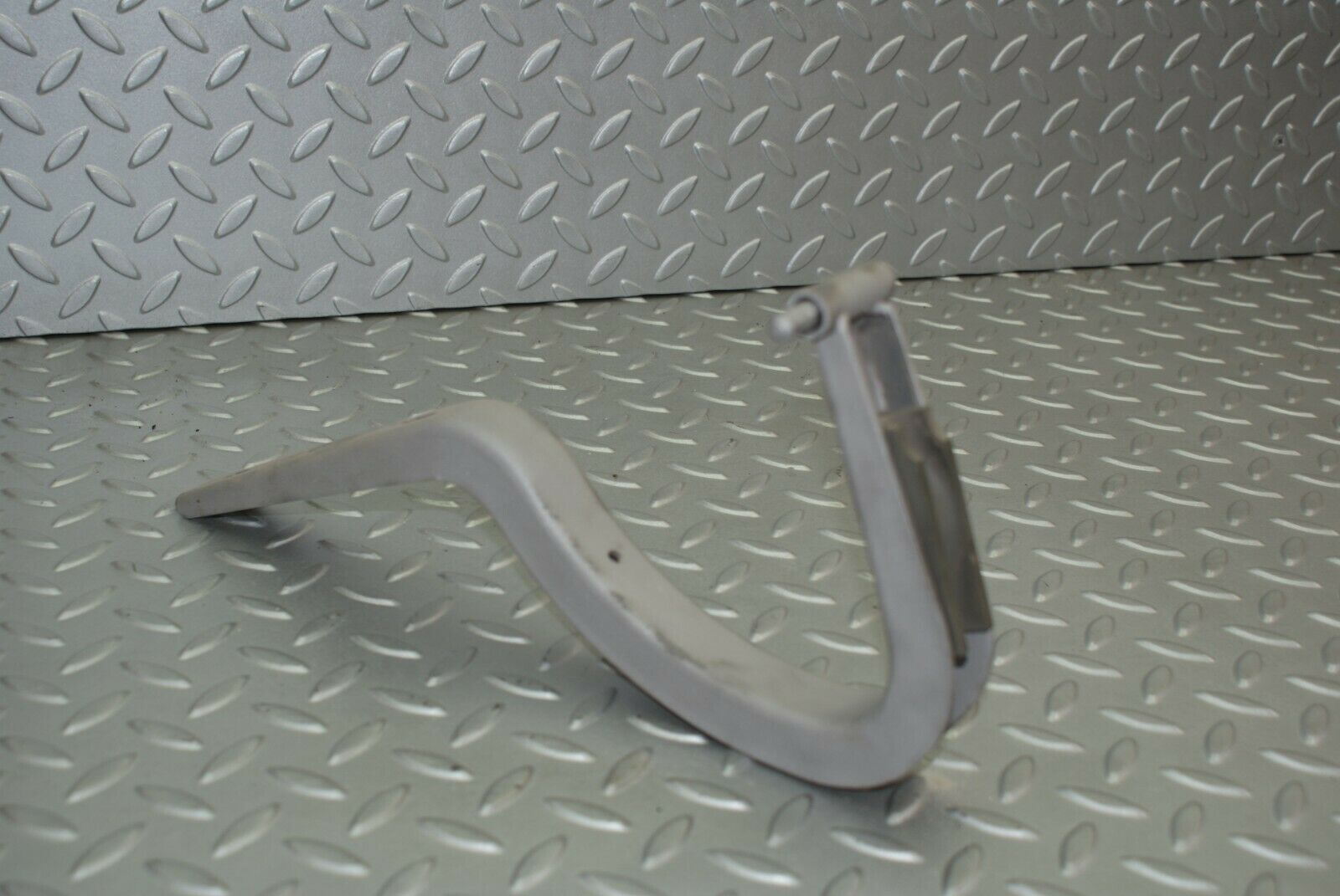 2709 Mercedes-Benz C107 350SLC Coupe Coupe Trunk Lid Hinges Right Side