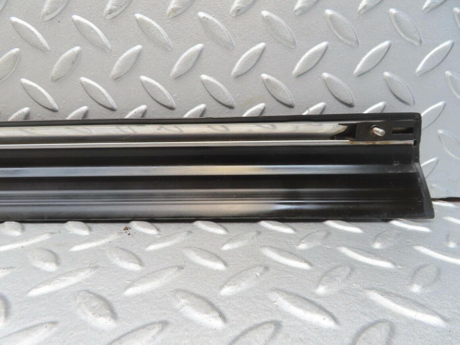 13463 Mercedes-Benz W123 200 Front Right Door Lower Trim