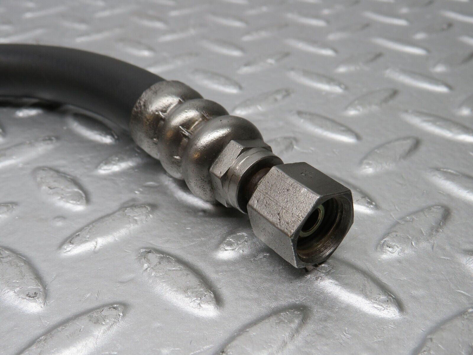 38158 Mercedes-Benz A124 320E Cabriolet Power Steering Hose Pipe 1244663581