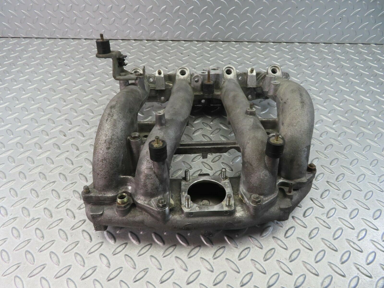 8683 Mercedes-Benz W123 Intake Manifold 1021410301