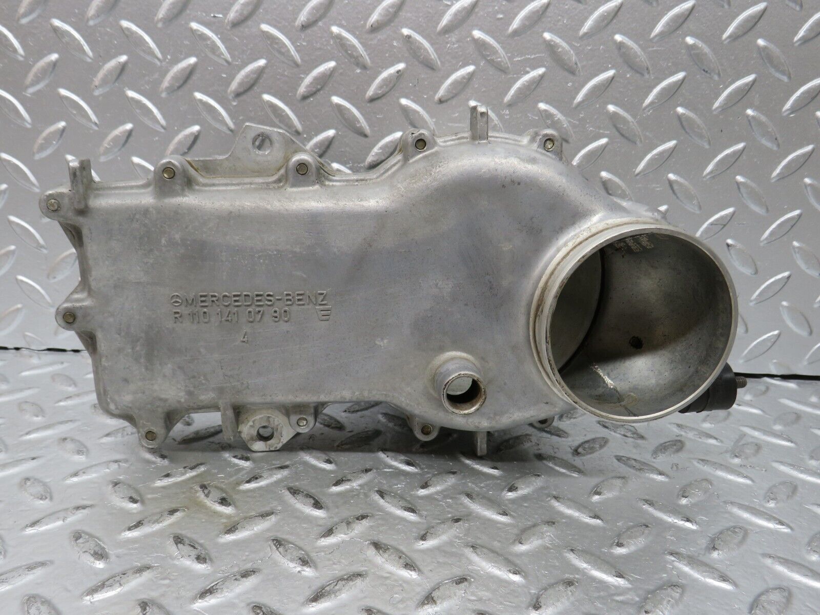 27382 Mercedes-Benz W123 280E Air Flow Mass Meter Sensor Bosch 0438120115