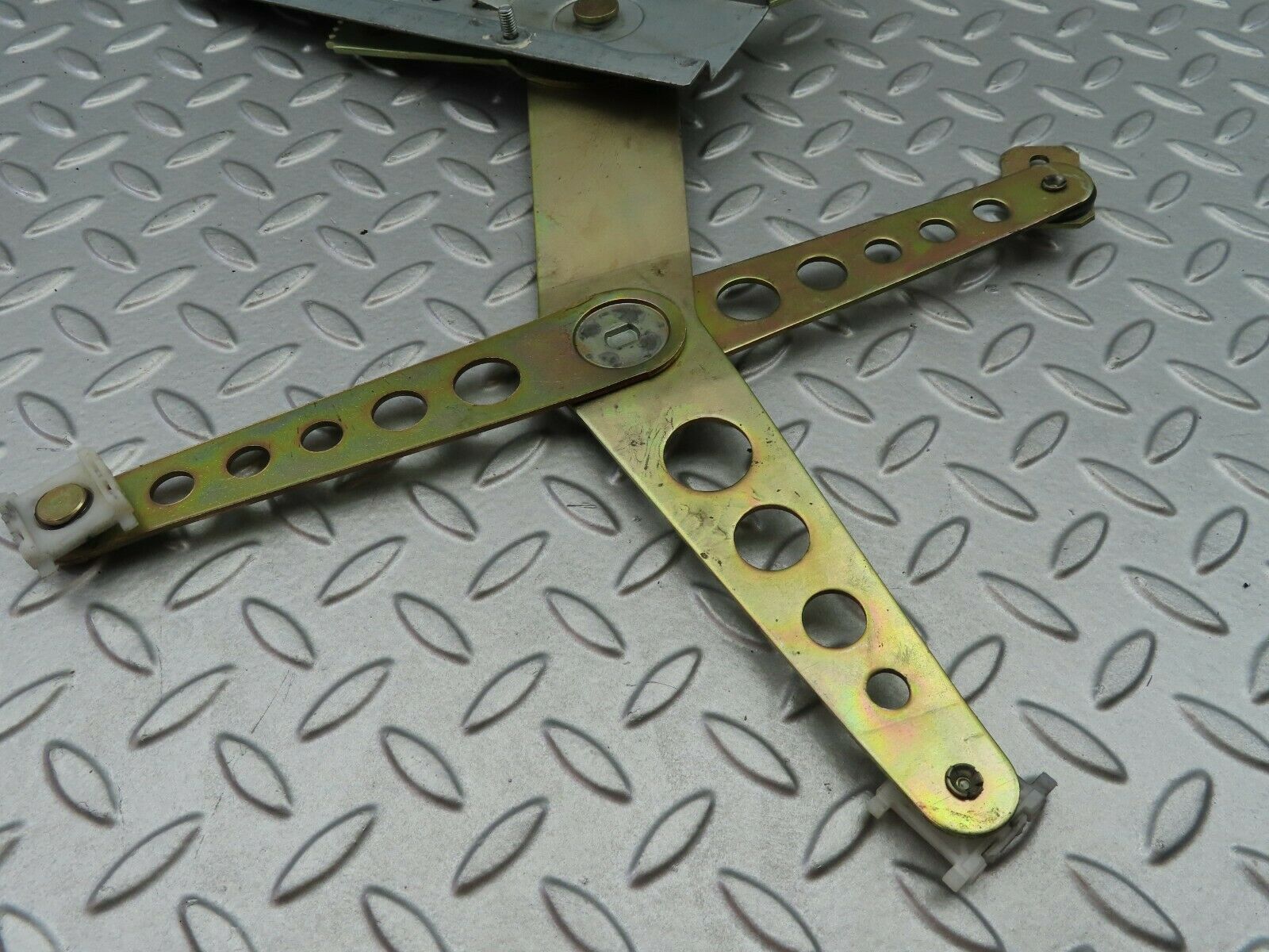 6615 Mercedes-Benz S124 E220 Wagon Front Right Power Window Regulator