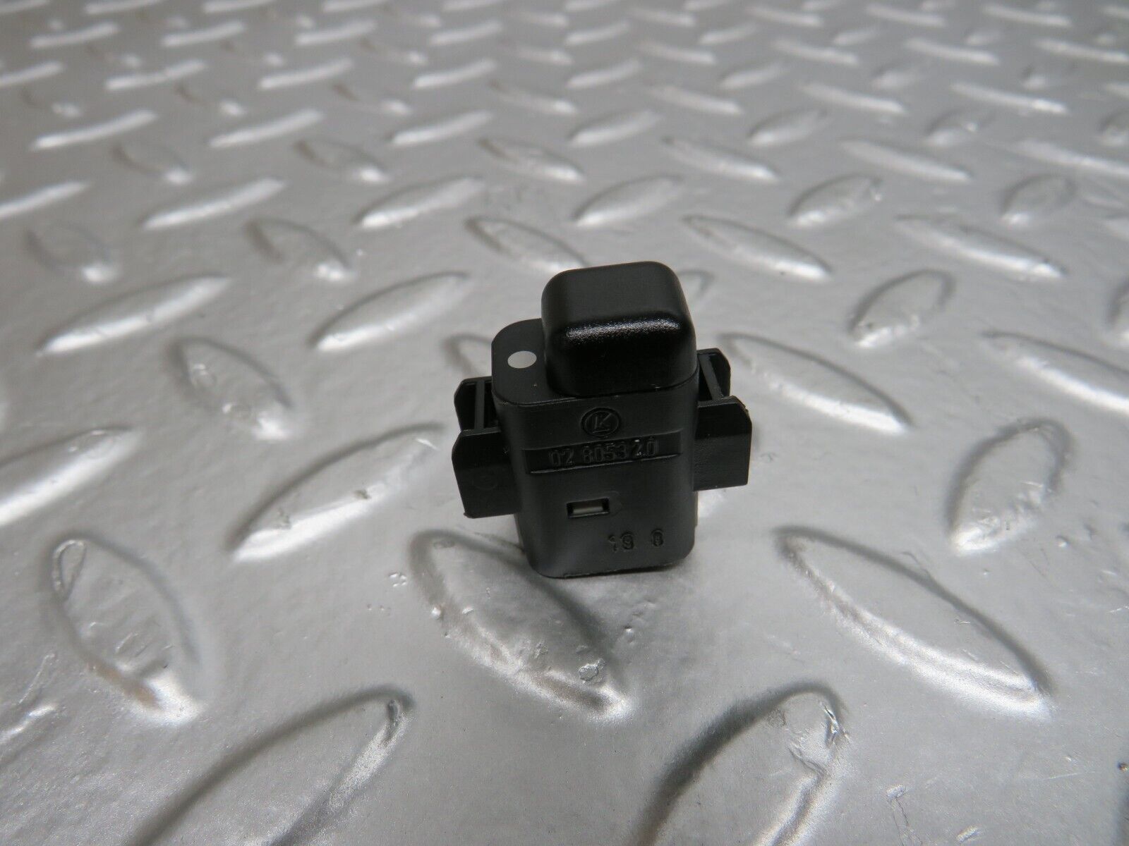 24694 Mercedes-Benz W140 S320 Child Lock Control Switch 1408217551