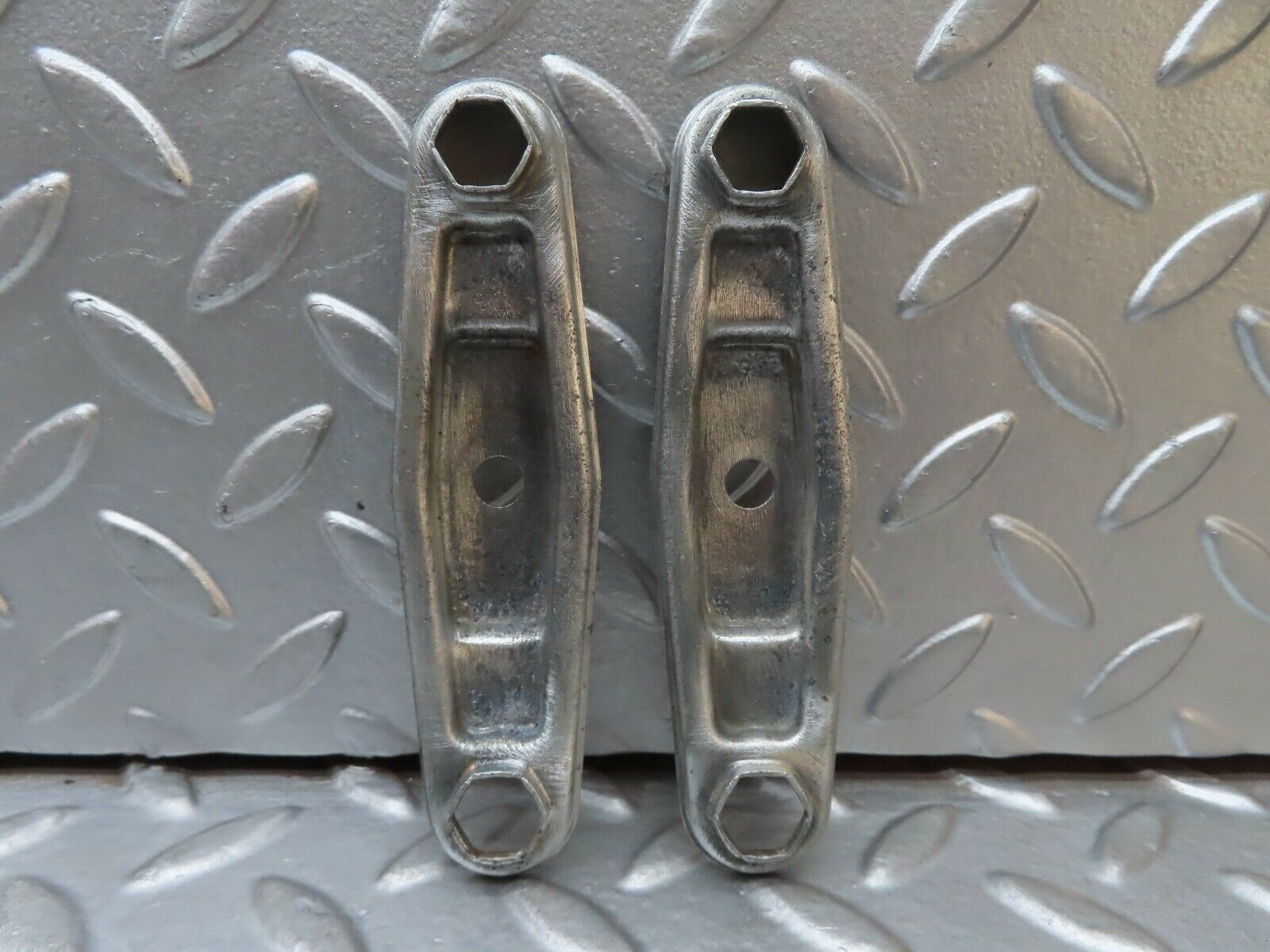 21202 Mercedes-Benz W123 230E Fuel Injector Bracket Pair