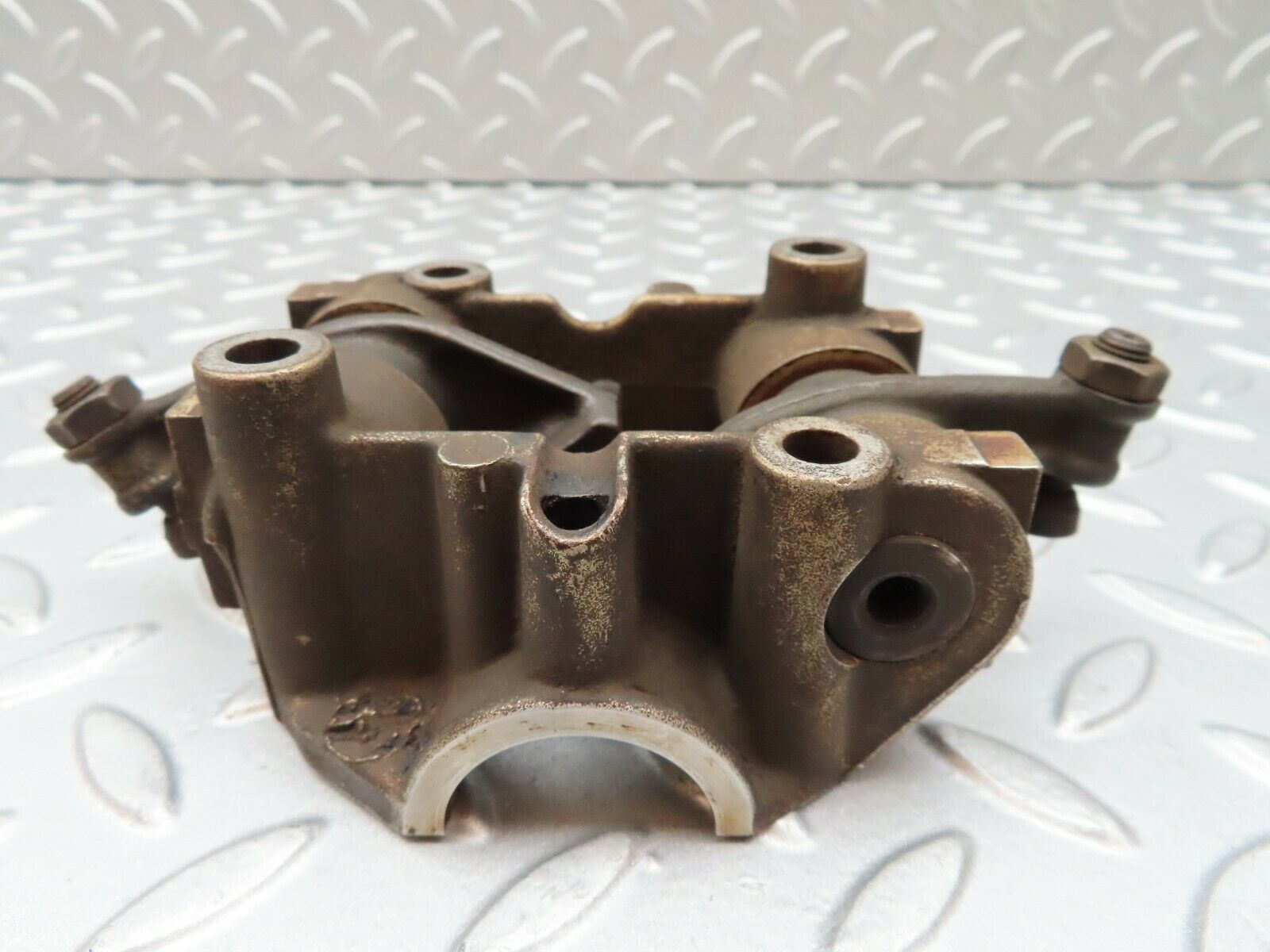 3888 Mercedes-Benz S123 200T Wagon Rocker Arms Camshaft Bearing Block 1020512110