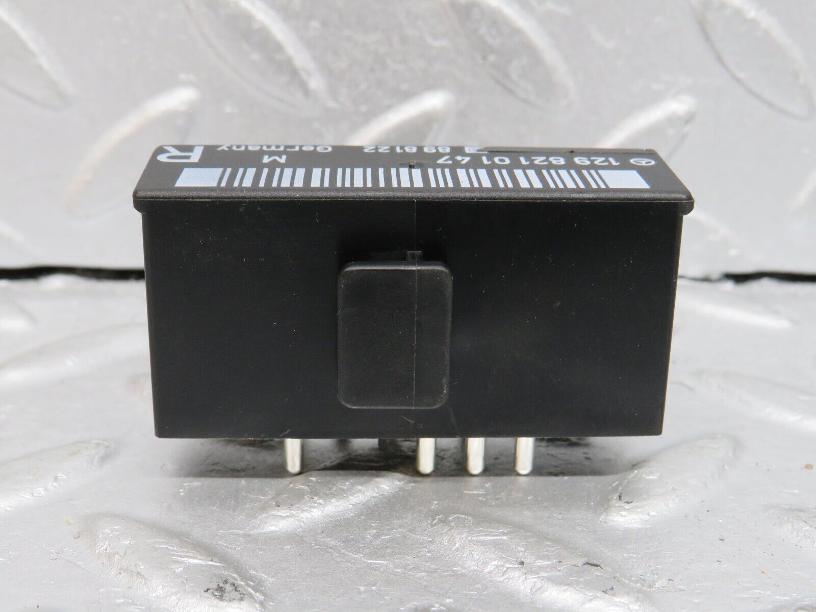 39651 Mercedes-Benz R129 320SL Coupe Seat Locking Relay 1298210147