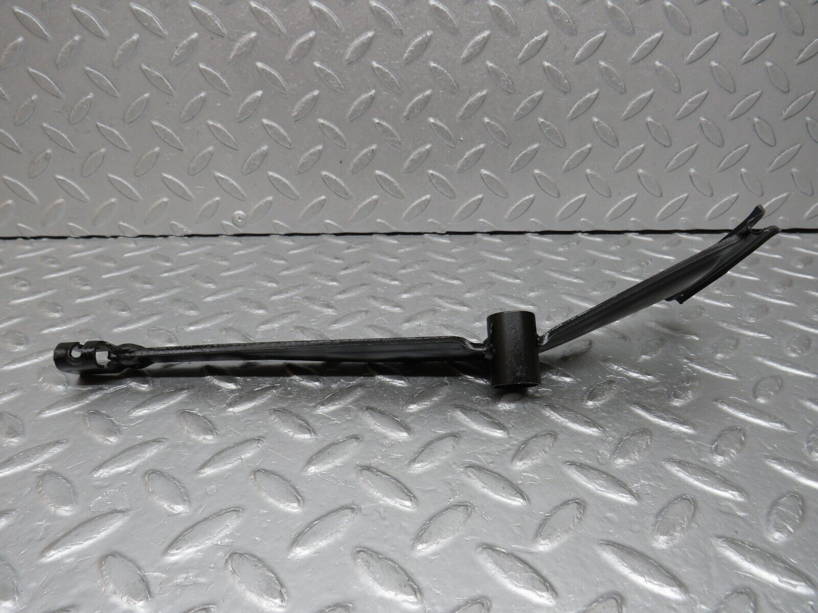 37476 Mercedes-Benz W109 300SEL Handbrake Parking Brake Regulator