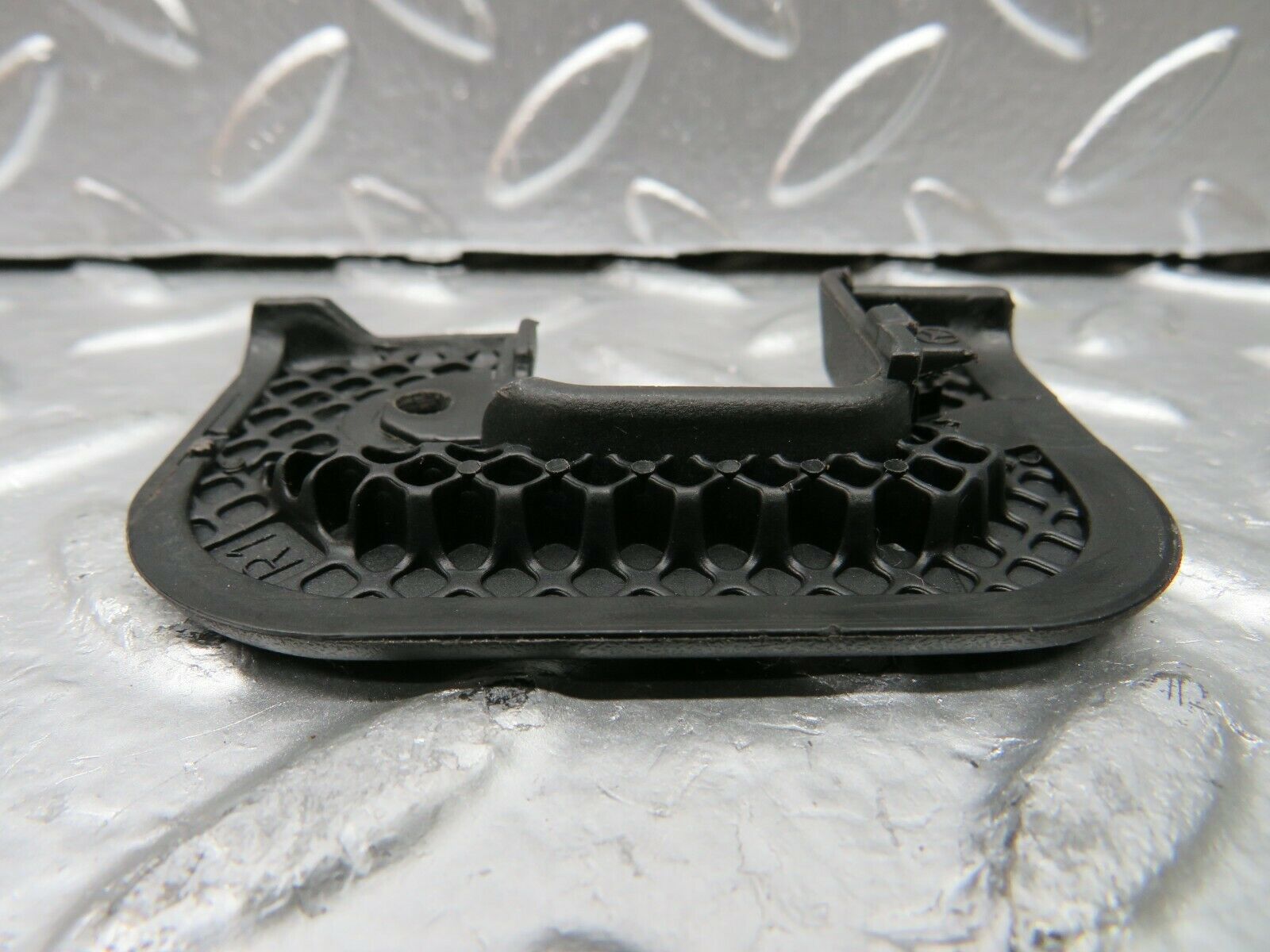 22626 Mercedes-Benz C124 E220 Coupe Right Door Lock Cover