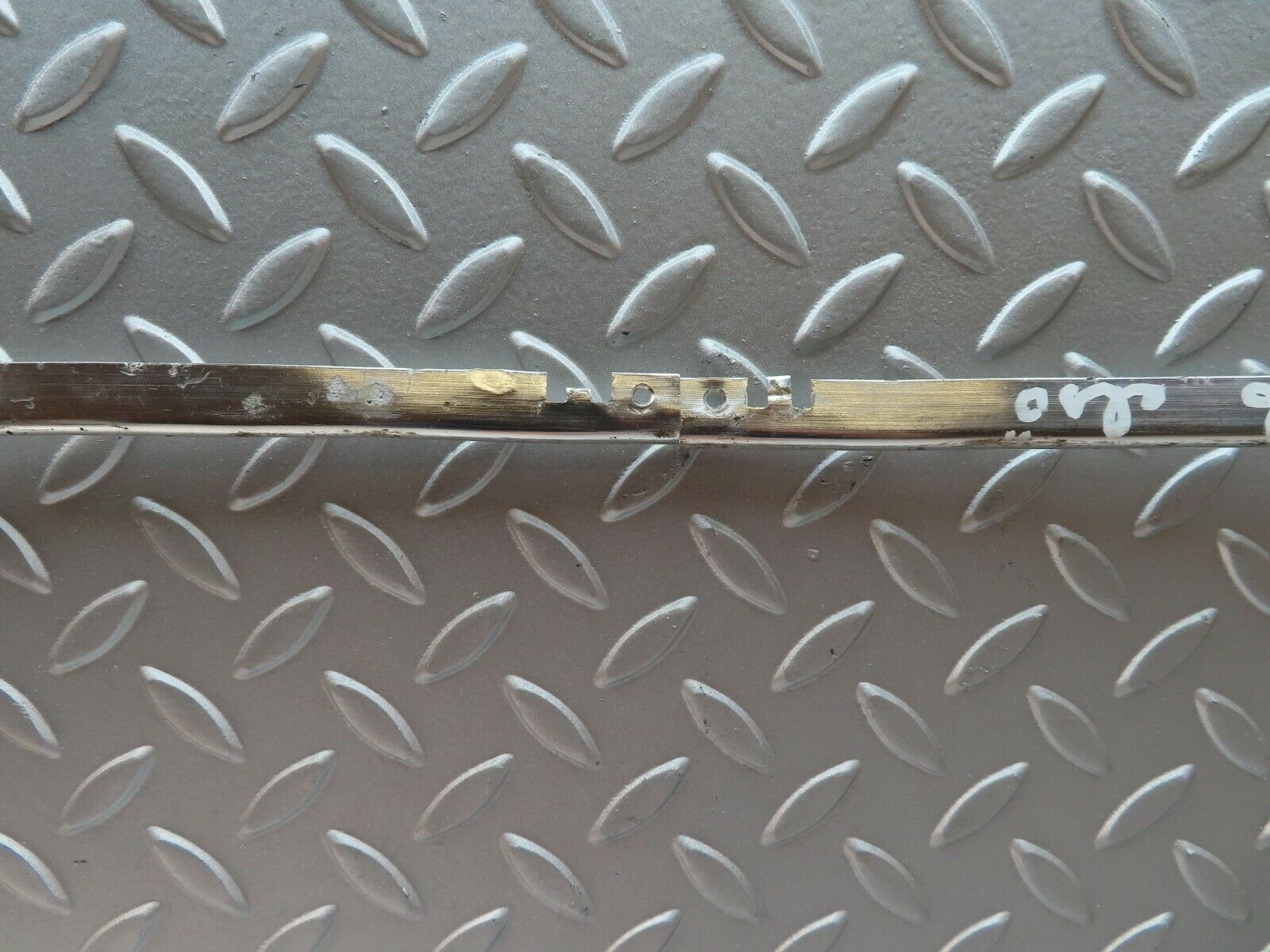 2048 Mercedes-Benz W105 219 PONTON Front Left Door Chrome Trim