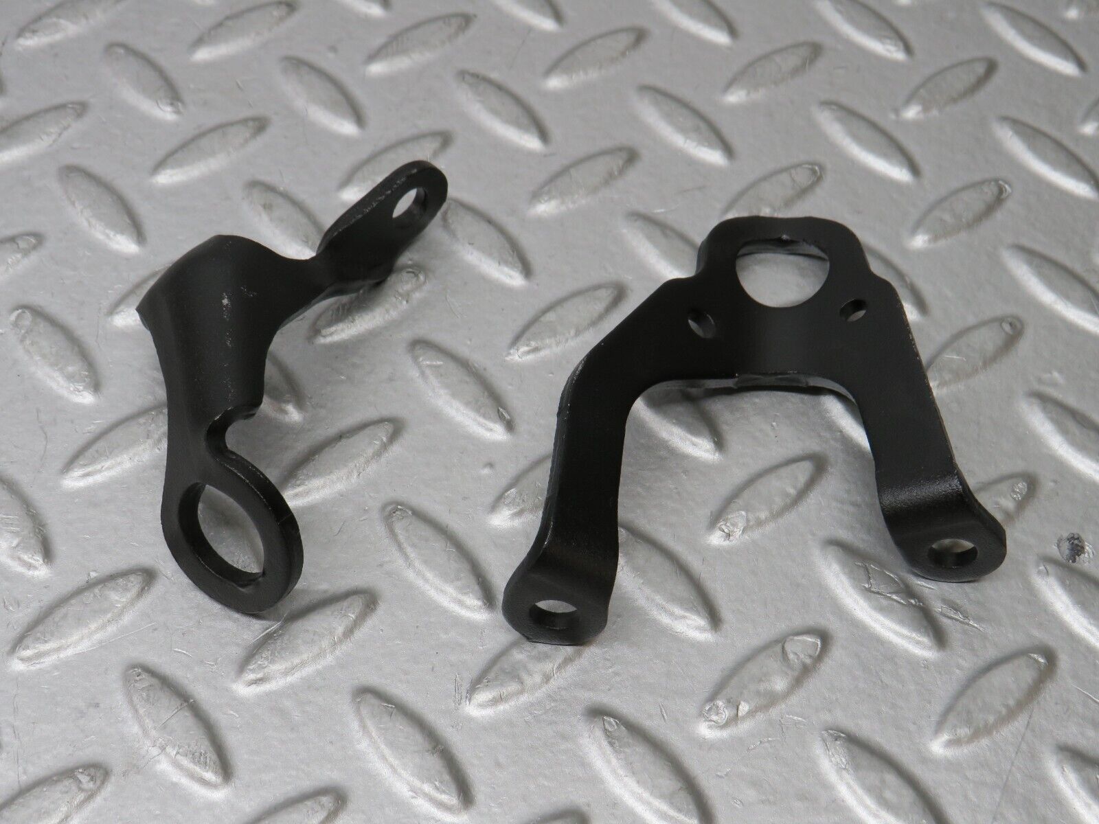 36358 Mercedes-Benz W126 420SE Engine Lifting Eyes Hooks