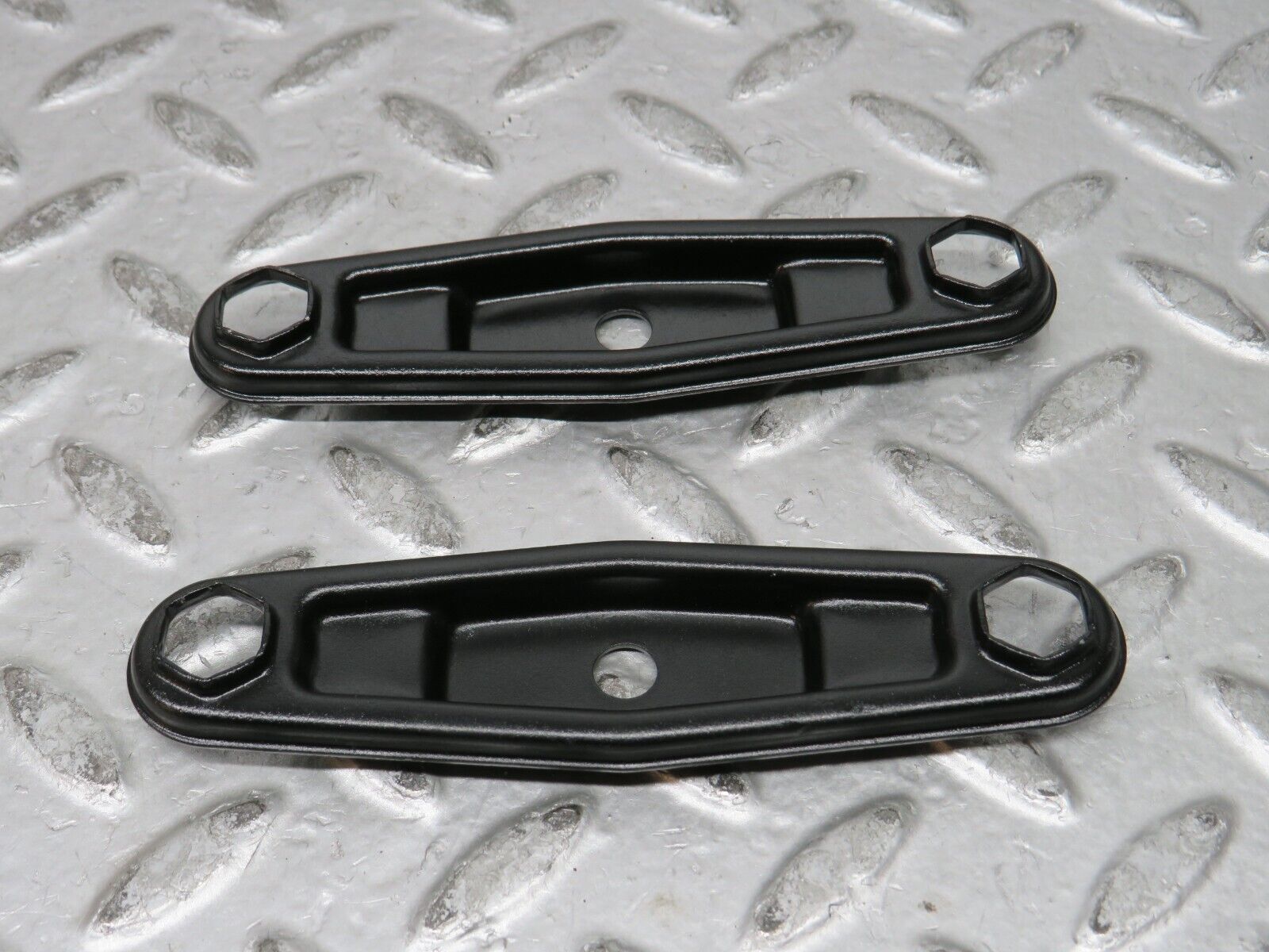 28772 Mercedes-Benz W123 230E Fuel Injector Bracket Pair