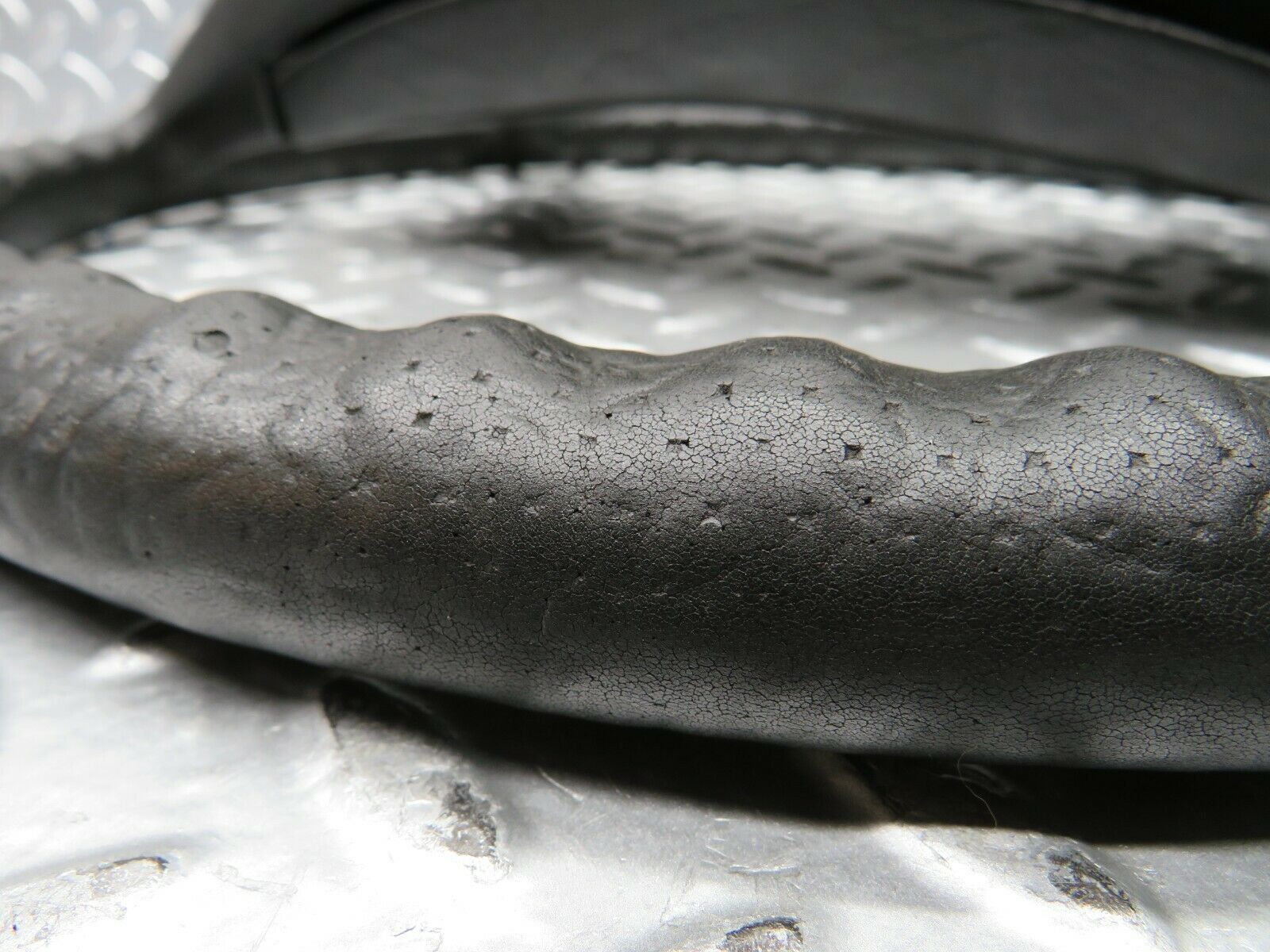 22931 Mercedes-Benz C123 230CE Coupe Steering Wheel 1264640017