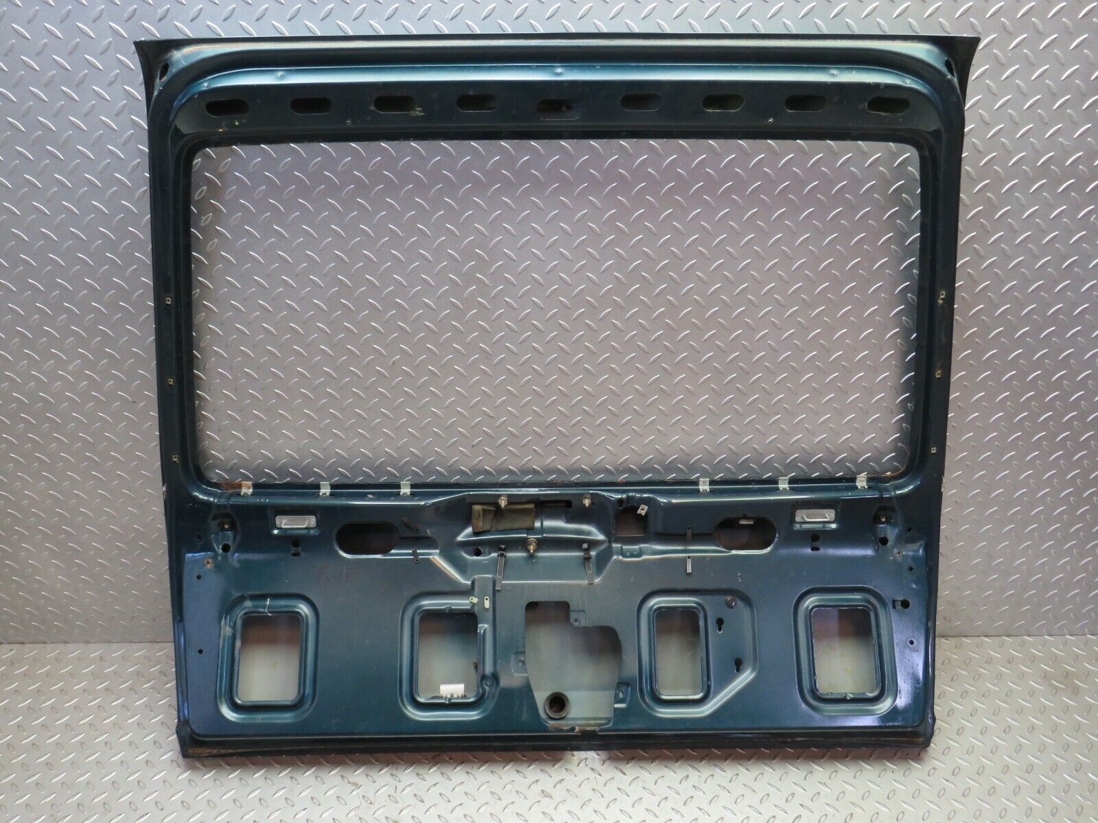 27729 Mercedes-Benz S124 300TE Wagon Tailgate Trunk Door