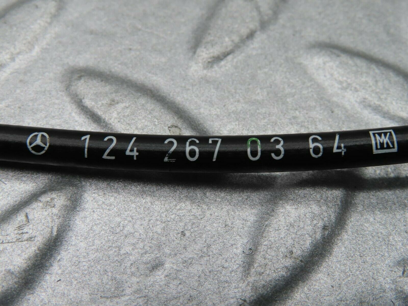 16289 Mercedes-Benz W124 260E Gearbox Cable 1242670364