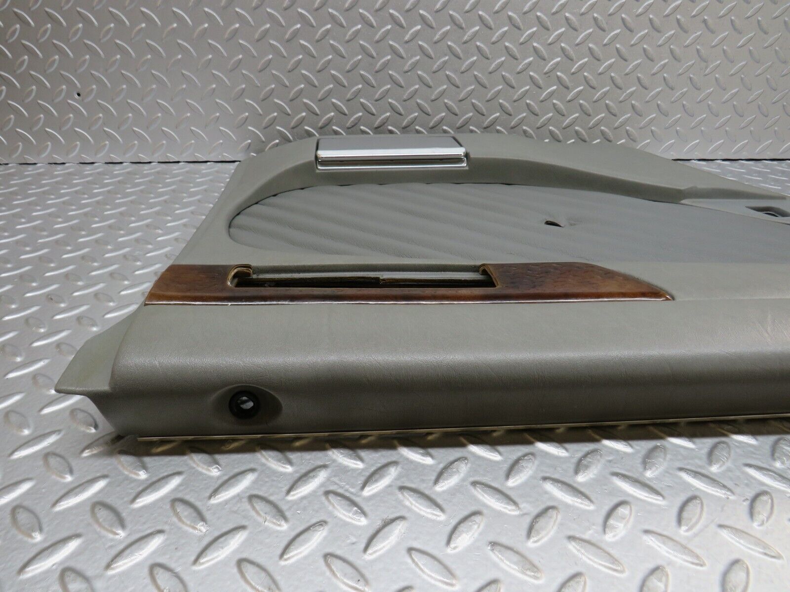 35957 Mercedes-Benz W126 420SE Rear Left Door Card Grey