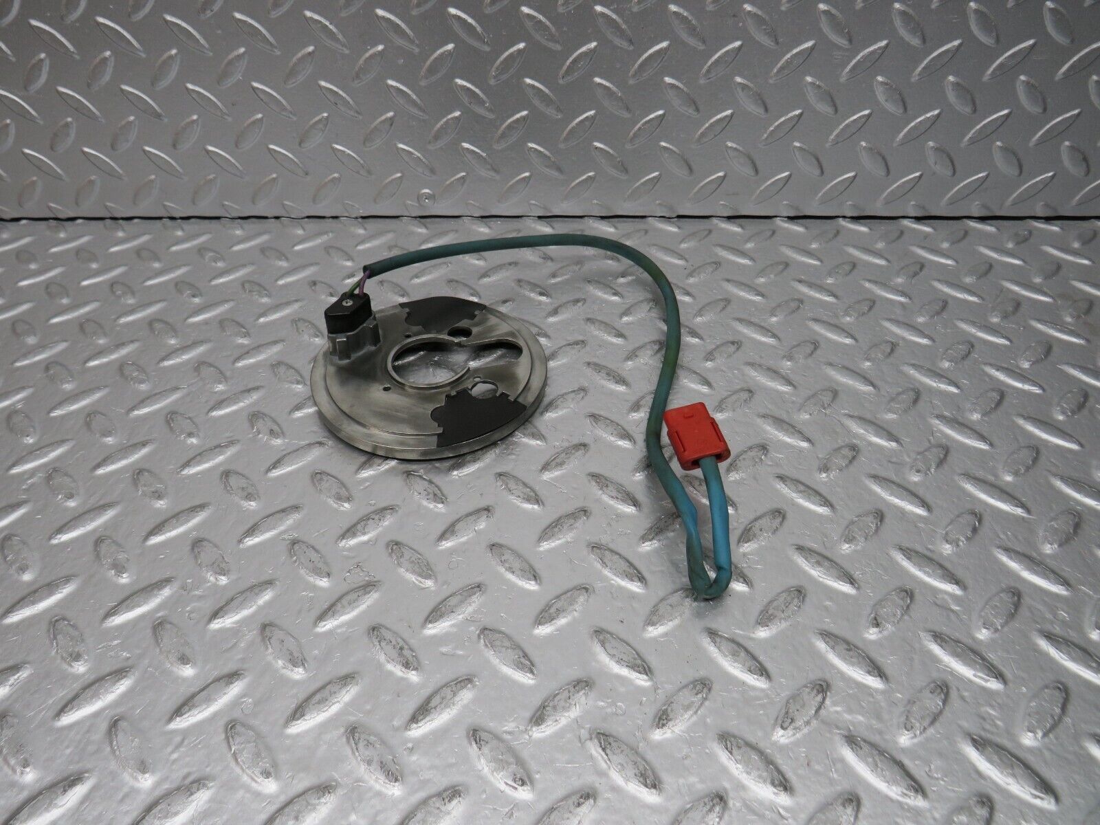 31747 Mercedes-Benz W201 190LE 1.8L Steering Wheel Contact Plate 1244620597