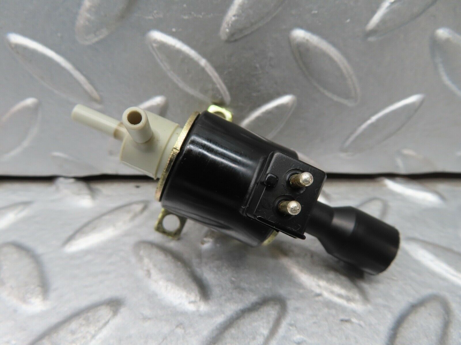 17242 Mercedes-Benz R129 300SL Coupe Vacuum Valve Solenoid 1170780981