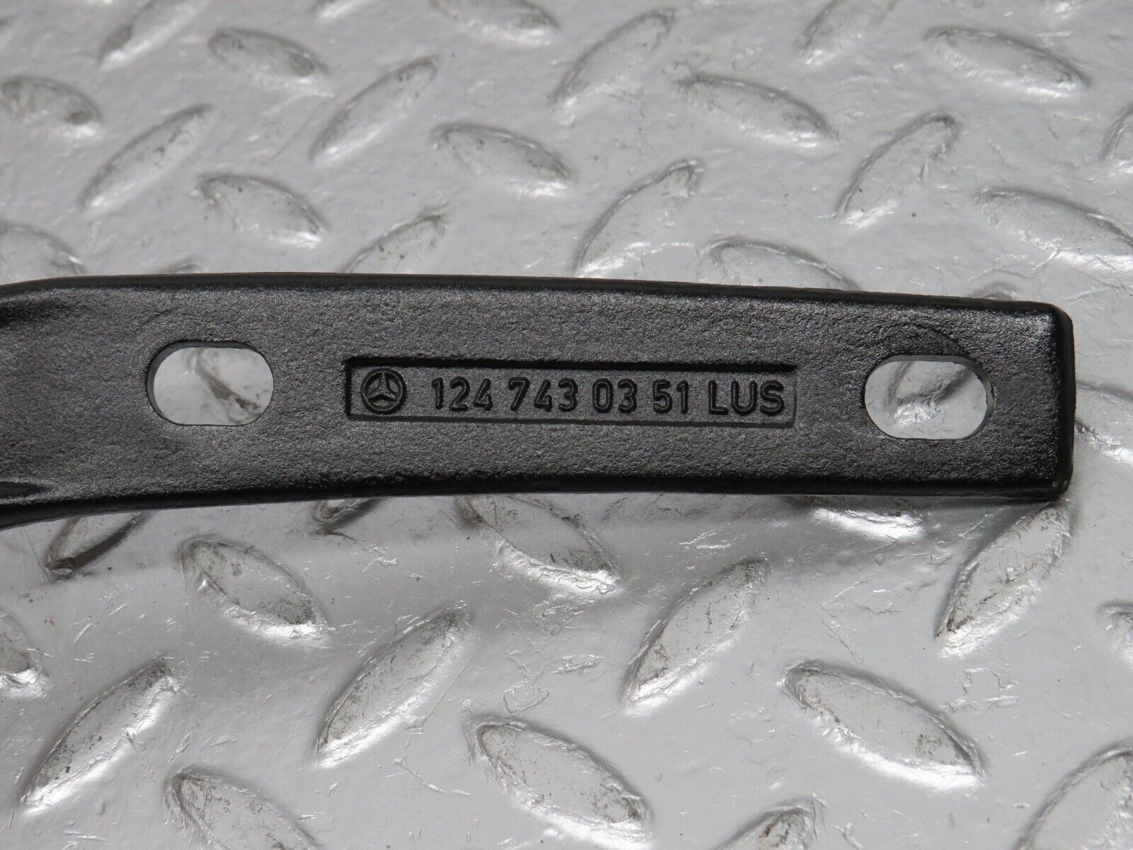 32543 Mercedes-Benz S124 300TE Trunk Lid Hinge Left 1247430351 1247430121