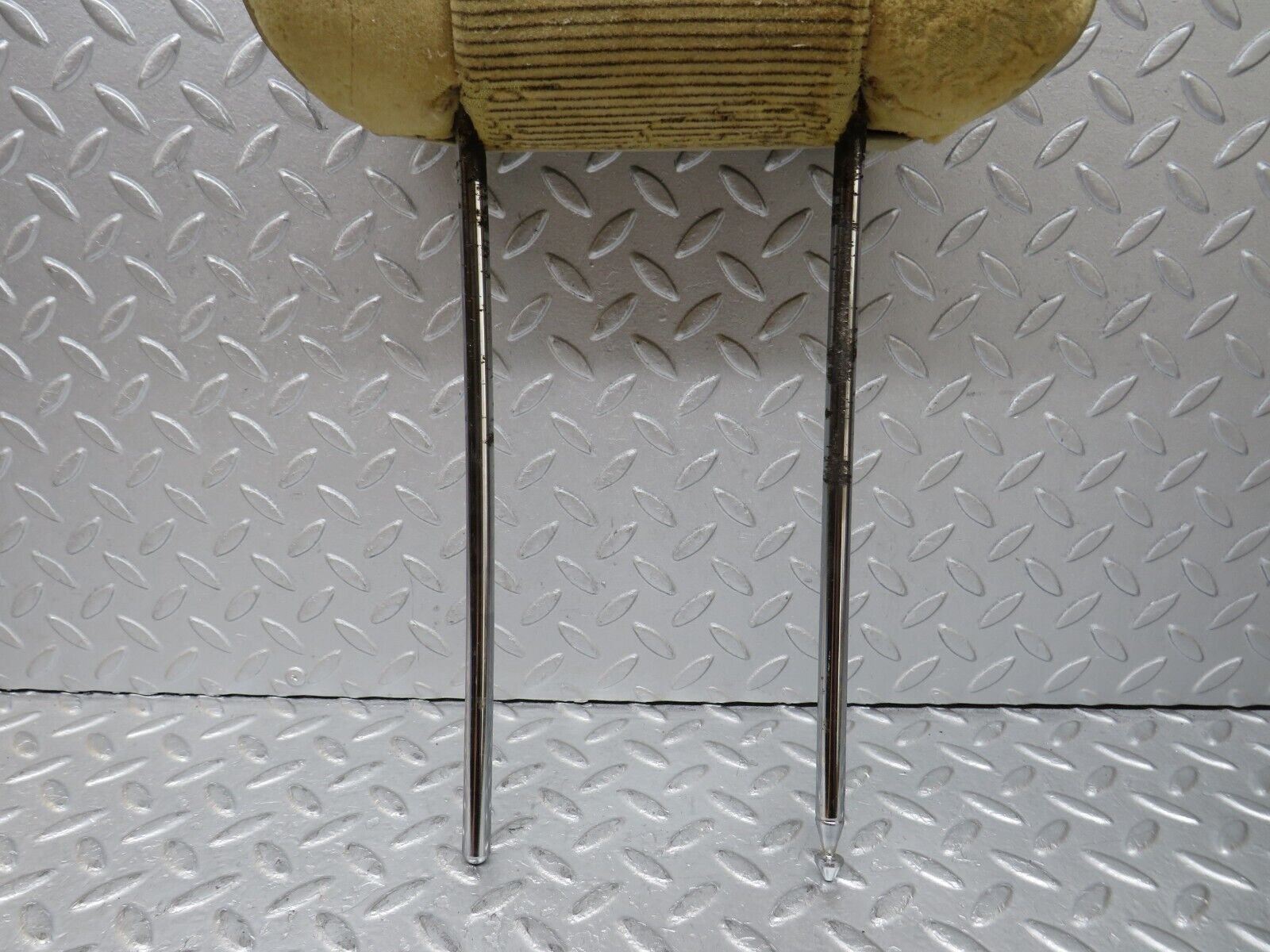 37079 Mercedes-Benz C126 420SEC Coupe Front Seat Headrest