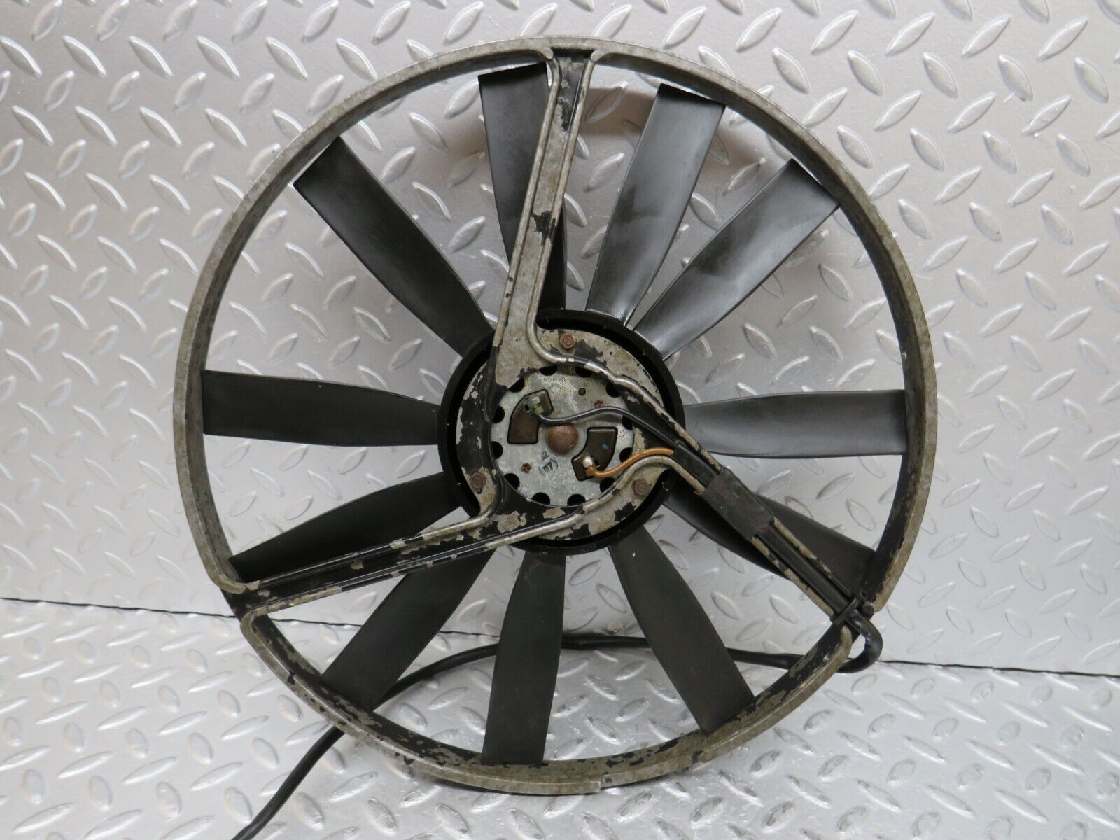 37152 Mercedes-Benz C126 420SEC Coupe Radiator Cooling Fan