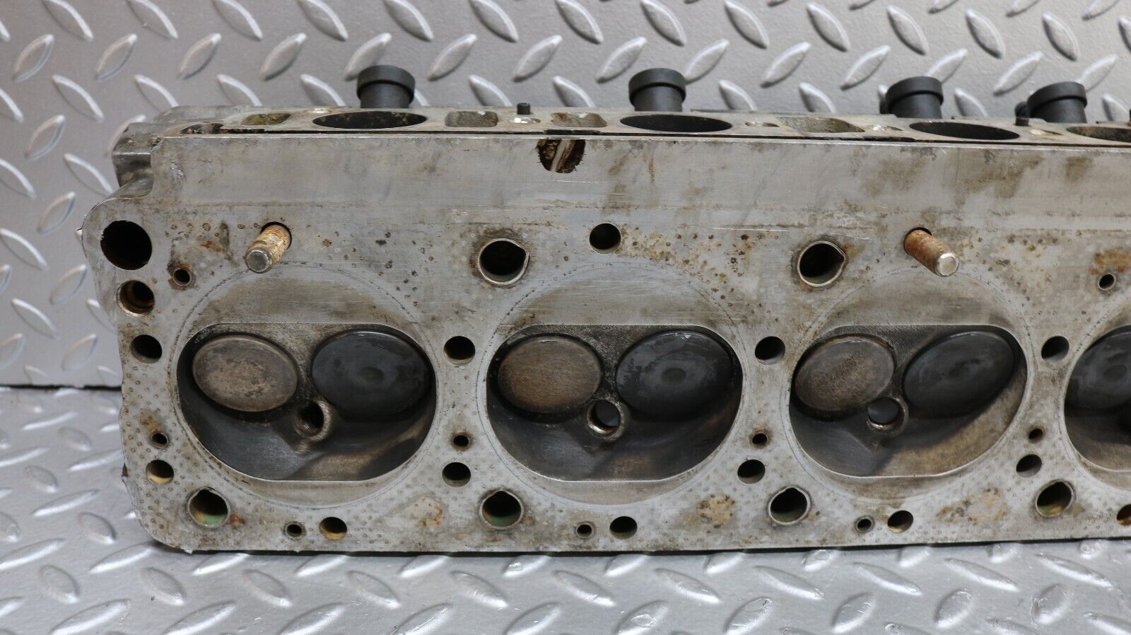 37170 Mercedes-Benz C126 420SEC Coupe Cylinder Head Left Side 1160164001