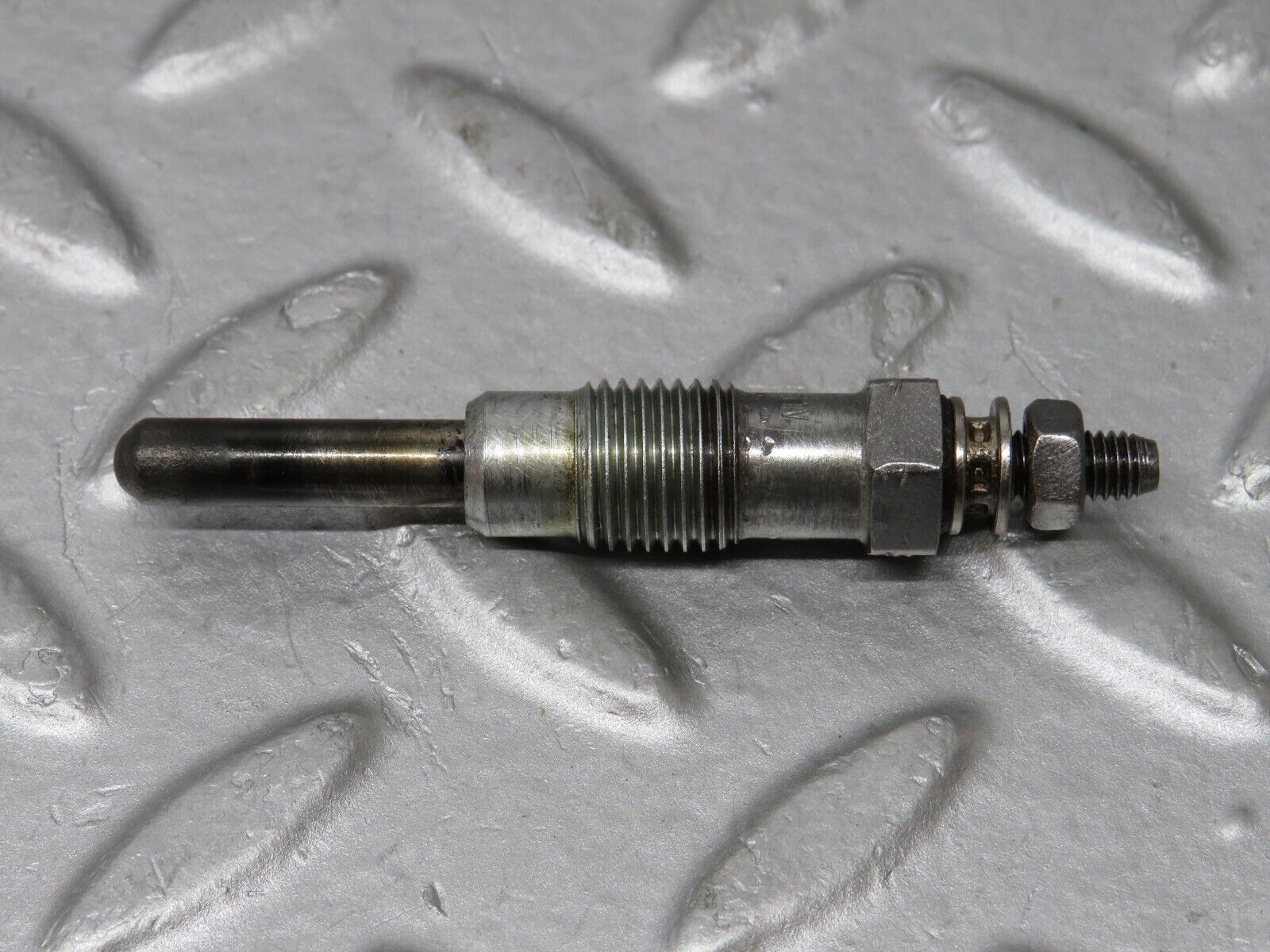 35887 Mercedes-Benz 240D OM616.912 Glow Plug NGK Y-902R