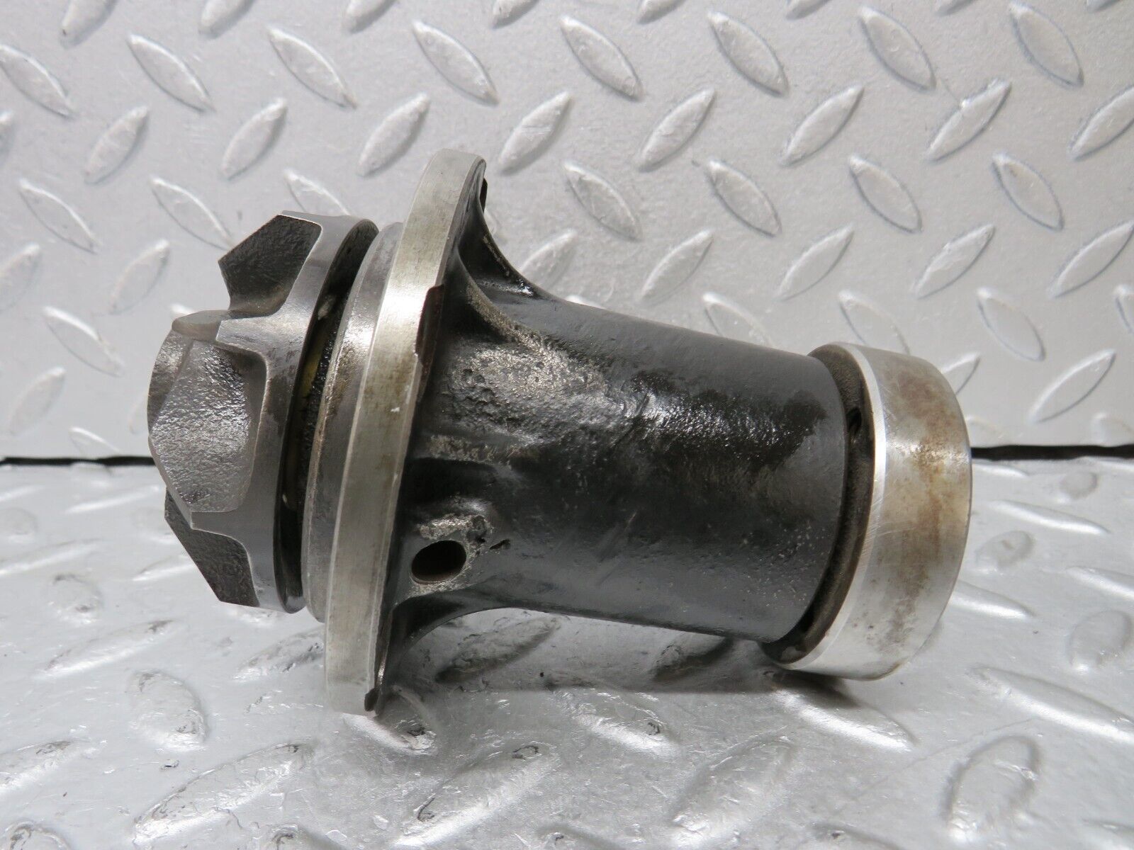 37697 Mercedes-Benz W108 280S Water Pump