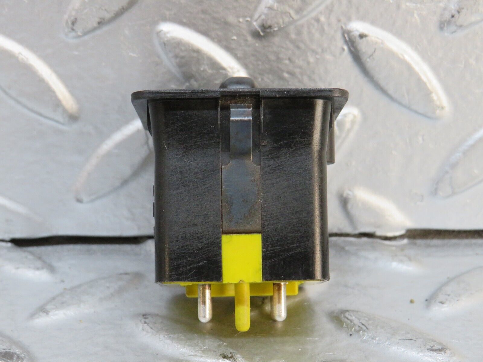 28344 Mercedes-Benz S123 240D Wagon Mirror Control Switch Hella 2018200610