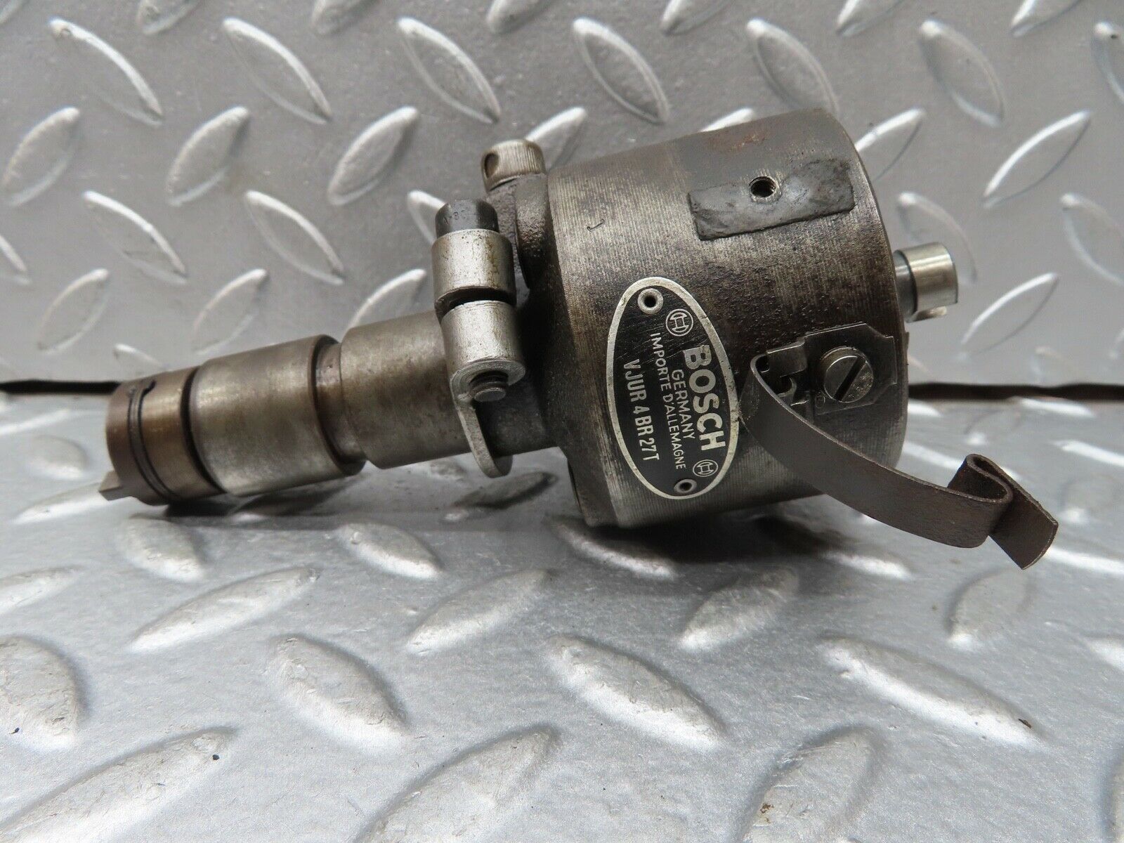 18742 Mercedes-Benz W120 W121 Ponton Ignition Distributor Bosch VJUR4BR27T