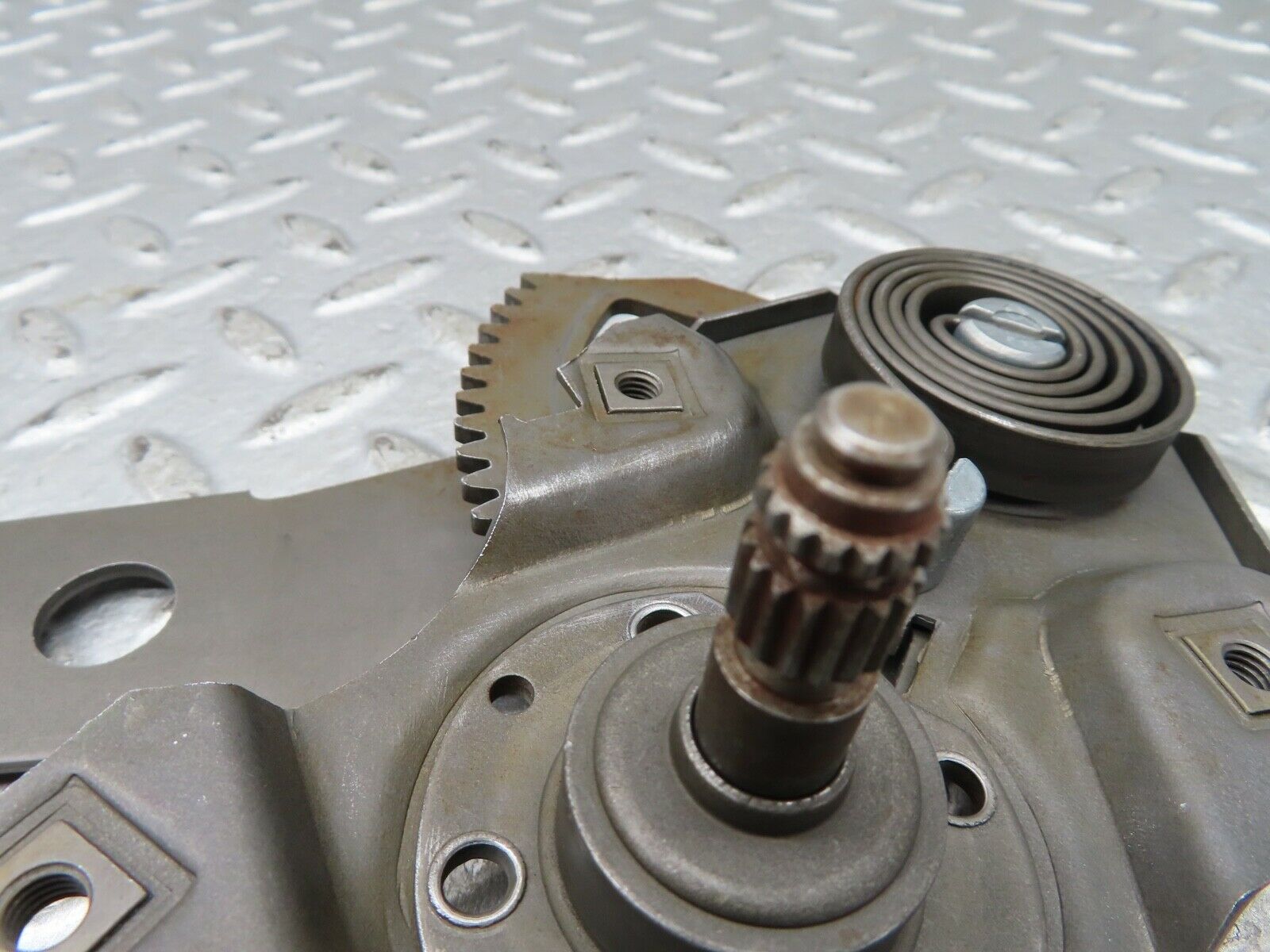 19234 Mercedes-Benz W123 300D Rear Right Manual Window Regulator