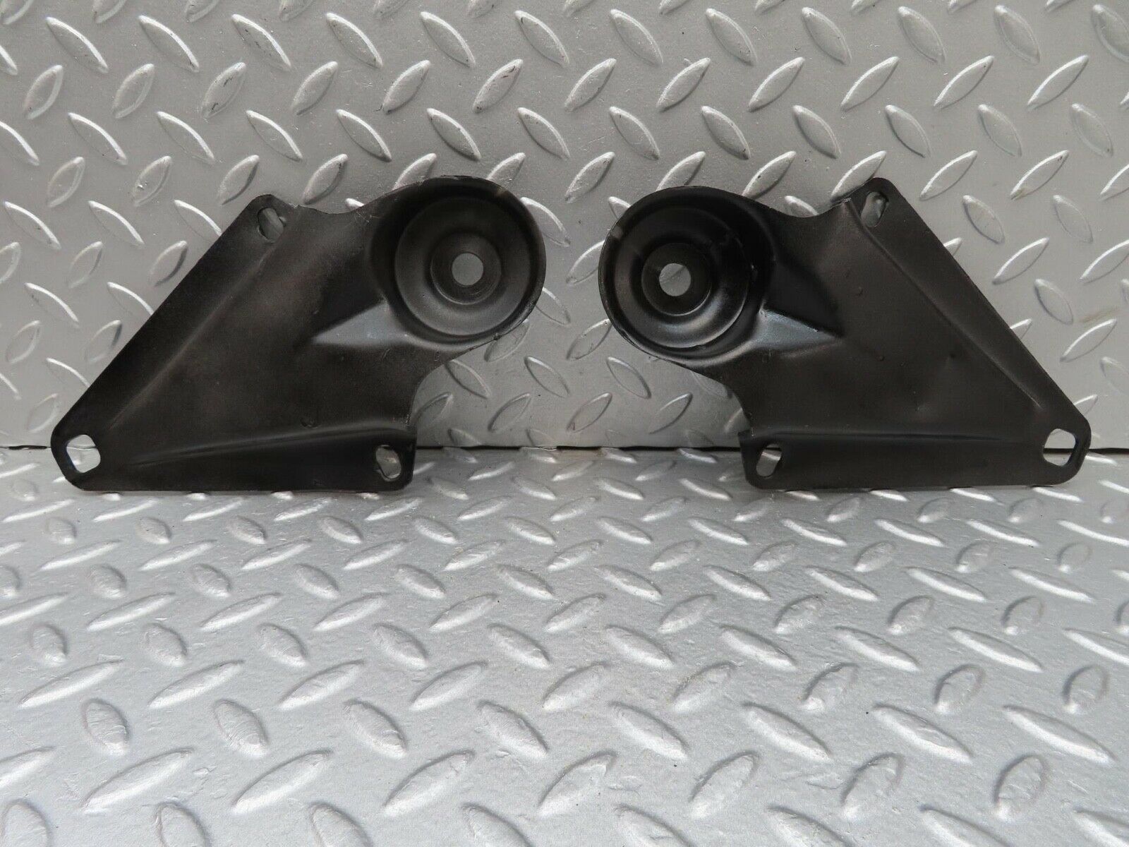 12756 Mercedes-Benz W111 220SE Rear Suspension Axle Mounting Bracket