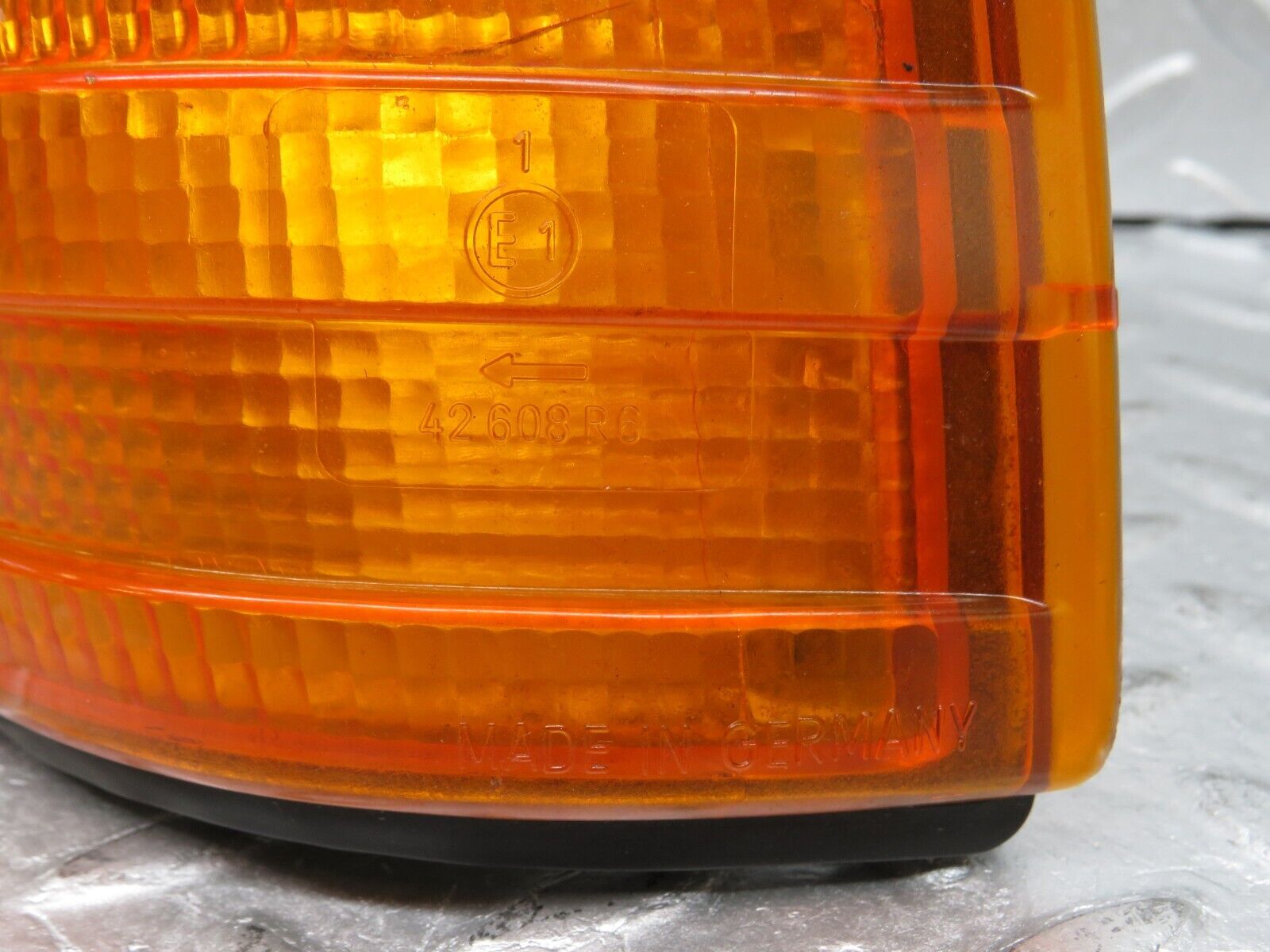 36176 Mercedes-Benz W126 420SE Indicator Light Front Right Bosch