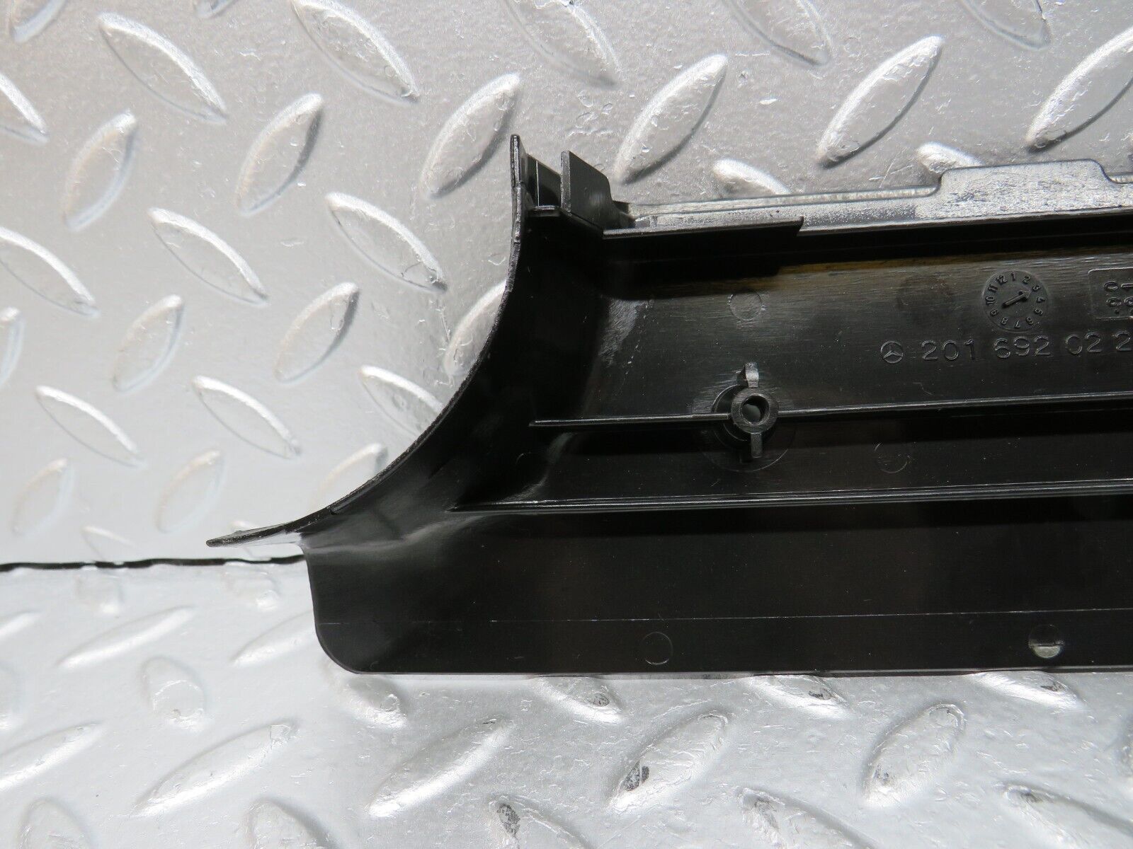 31684 Mercedes-Benz W201 190LE 1.8L B Pillar Bottom Cover Right Black 2016920222