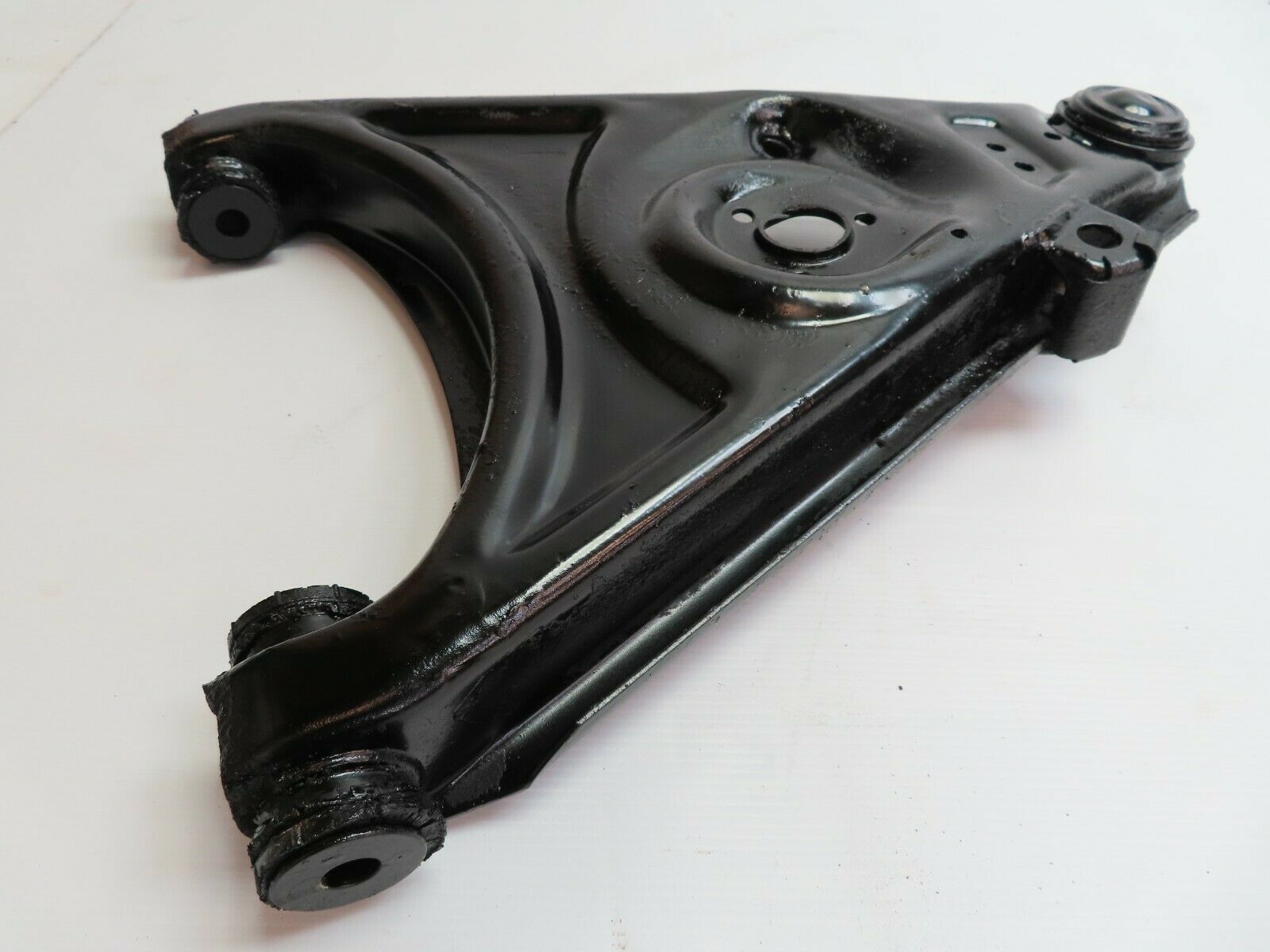 5519 Mercedes-Benz W114 280CE Front Left Lower Control Arm