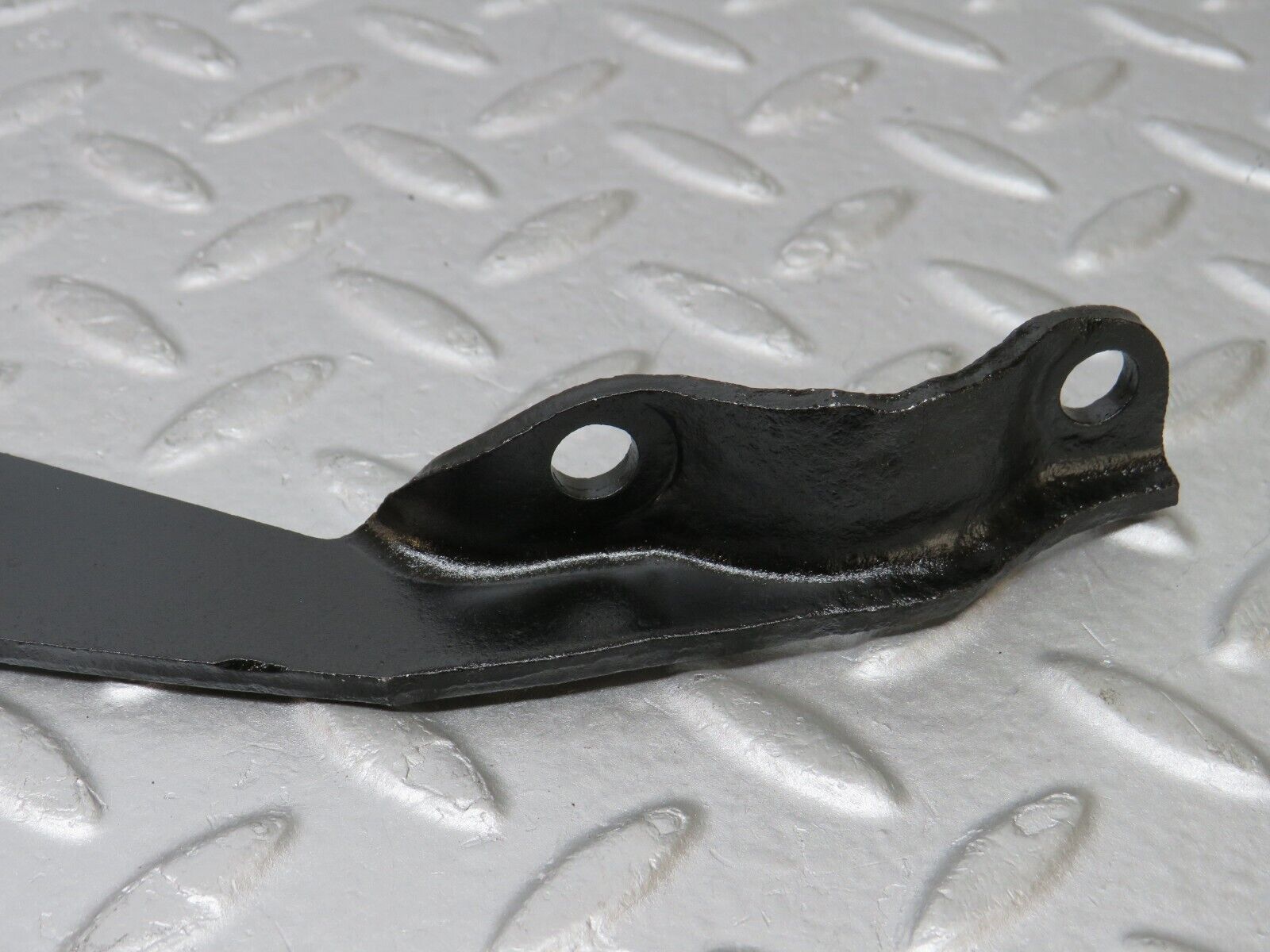 36135 Mercedes-Benz W126 420SE Exhaust Bracket