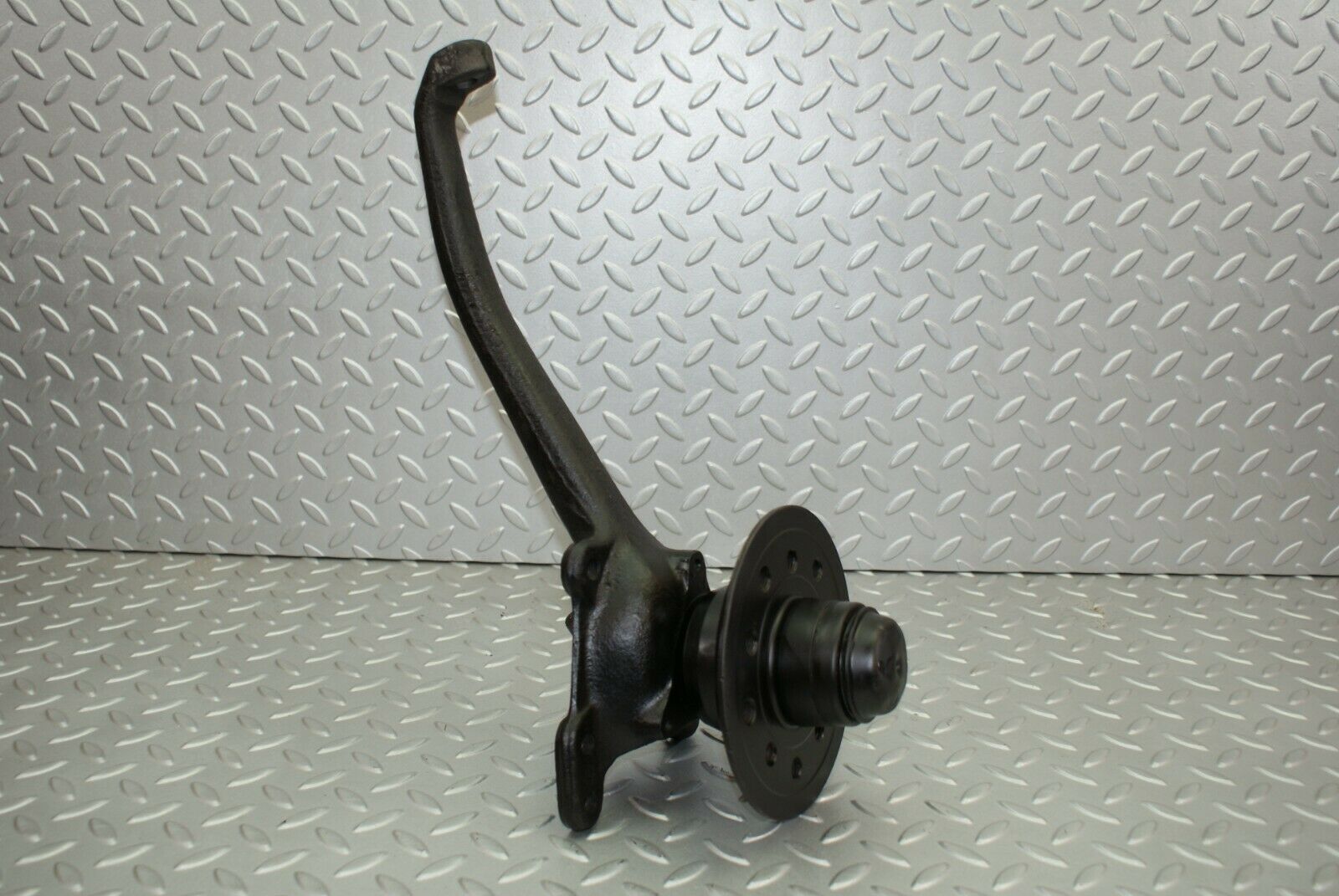 2702 Mercedes-Benz W116 350SE Wheel Hub Front Right