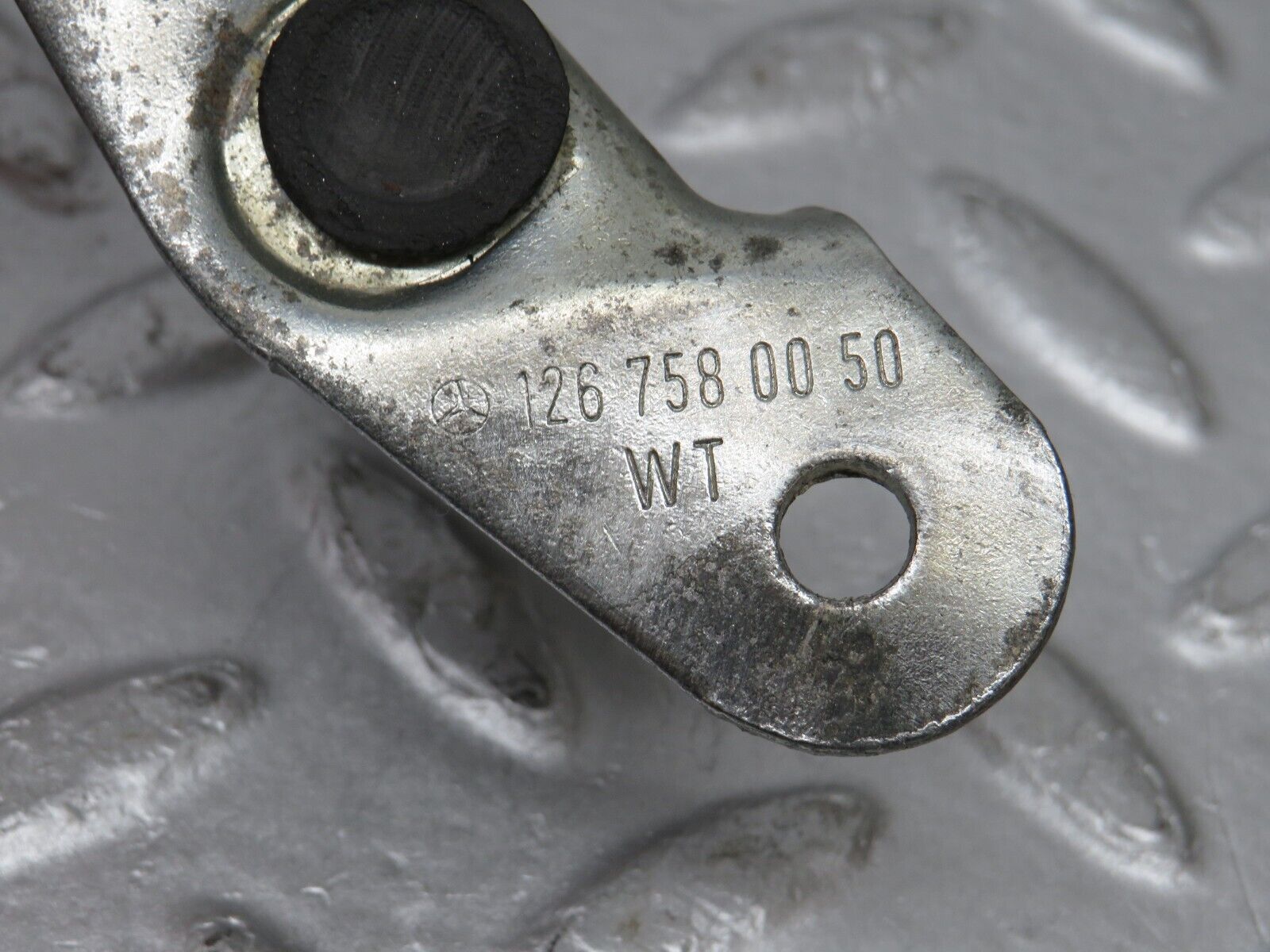 36073 Mercedes-Benz W126 420SE Trunk Lock Latch 1267580050