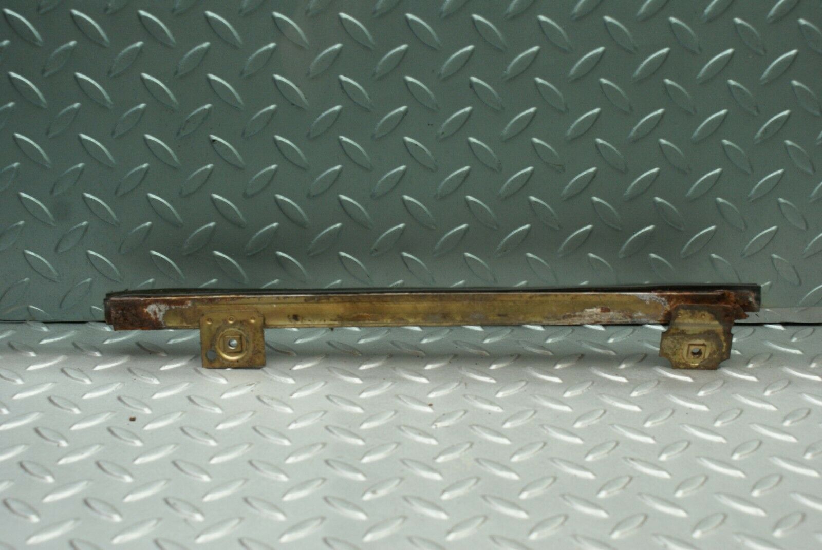 2561 Mercedes-Benz W116 350SE Front Left Door Glass