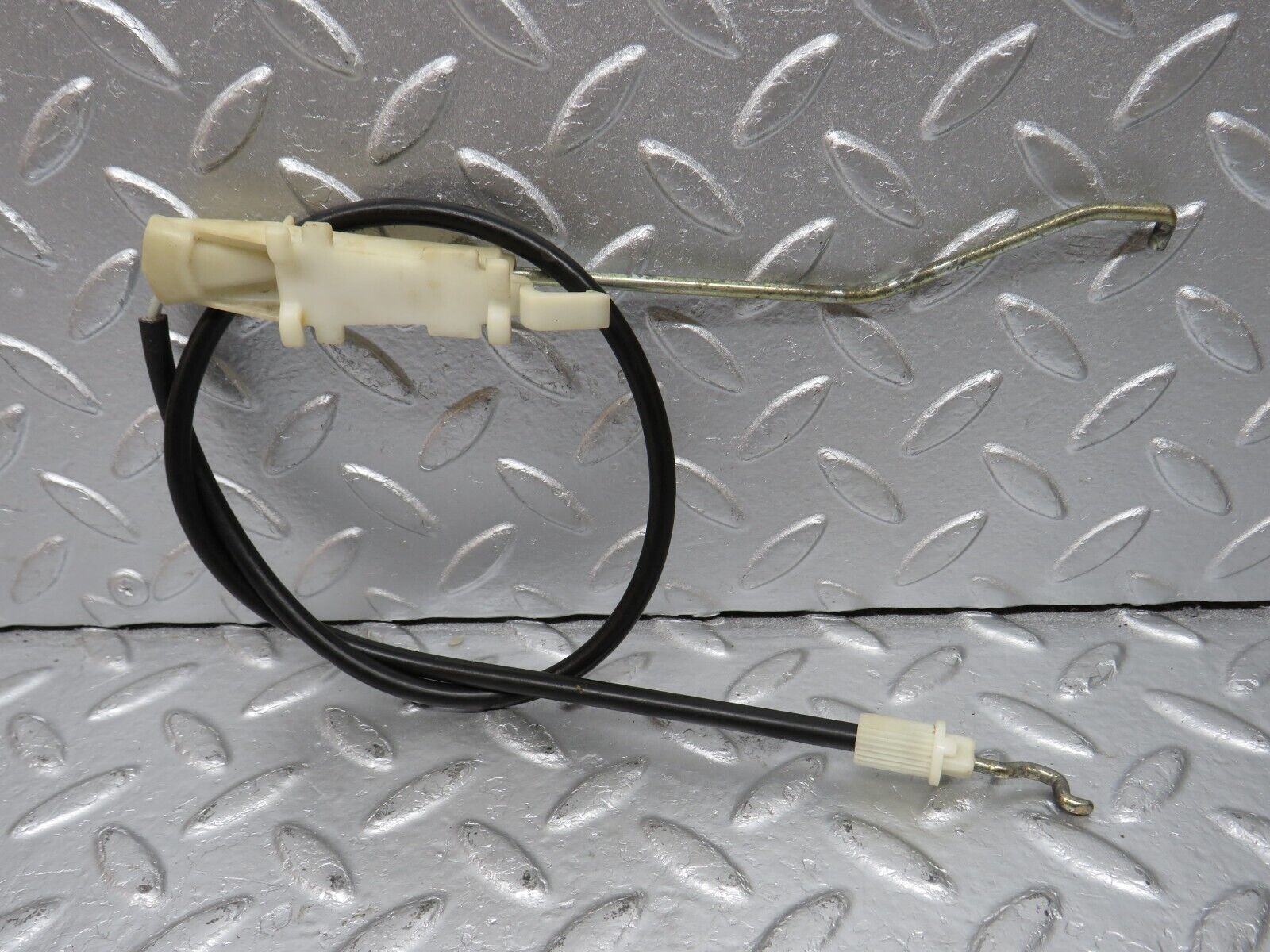 34377 Mercedes-Benz C126 380SEC Coupe Door Lock Cable