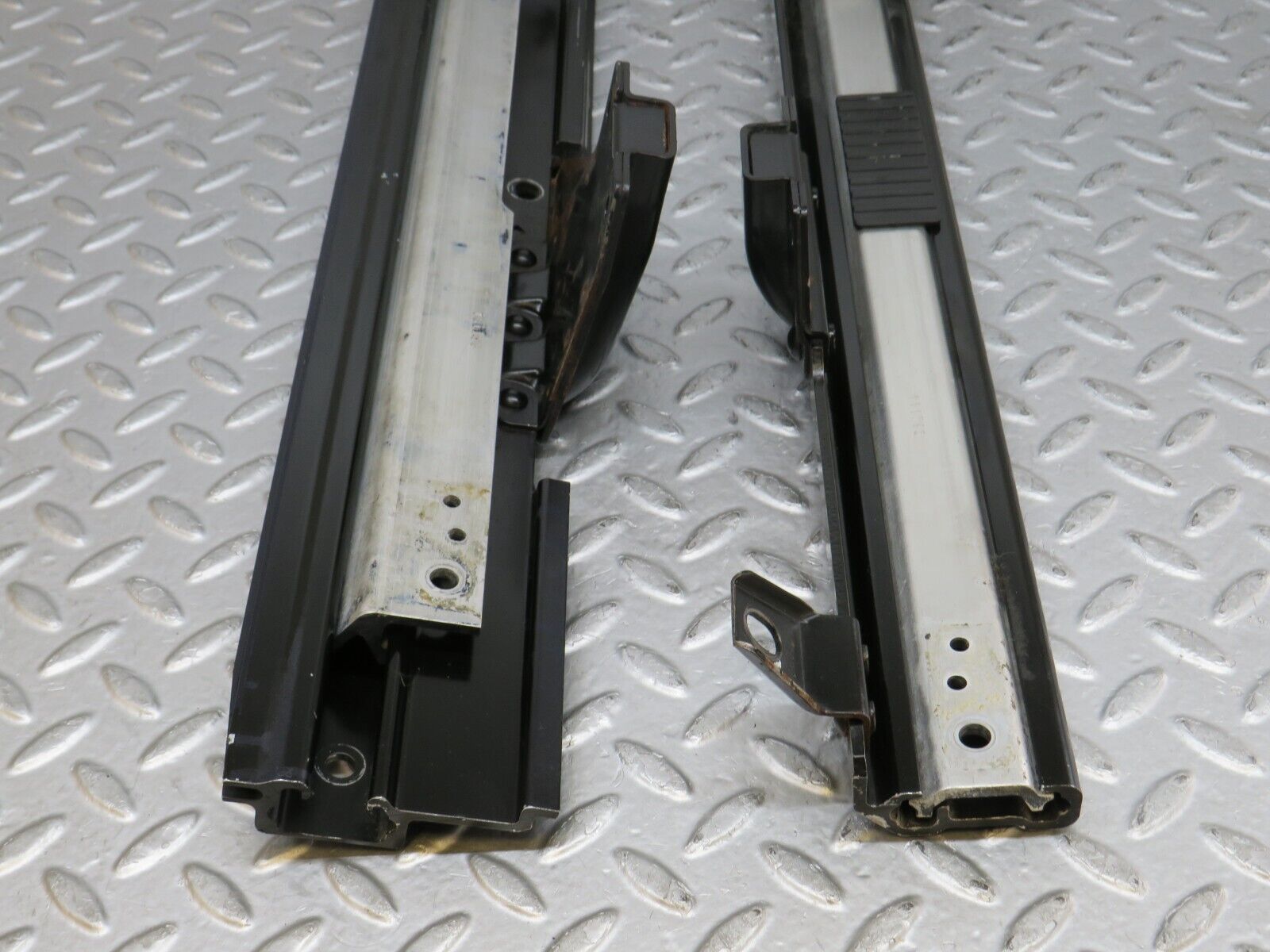 36828 Mercedes-Benz R129 300SL-24 Front Right Seat Rail Pair