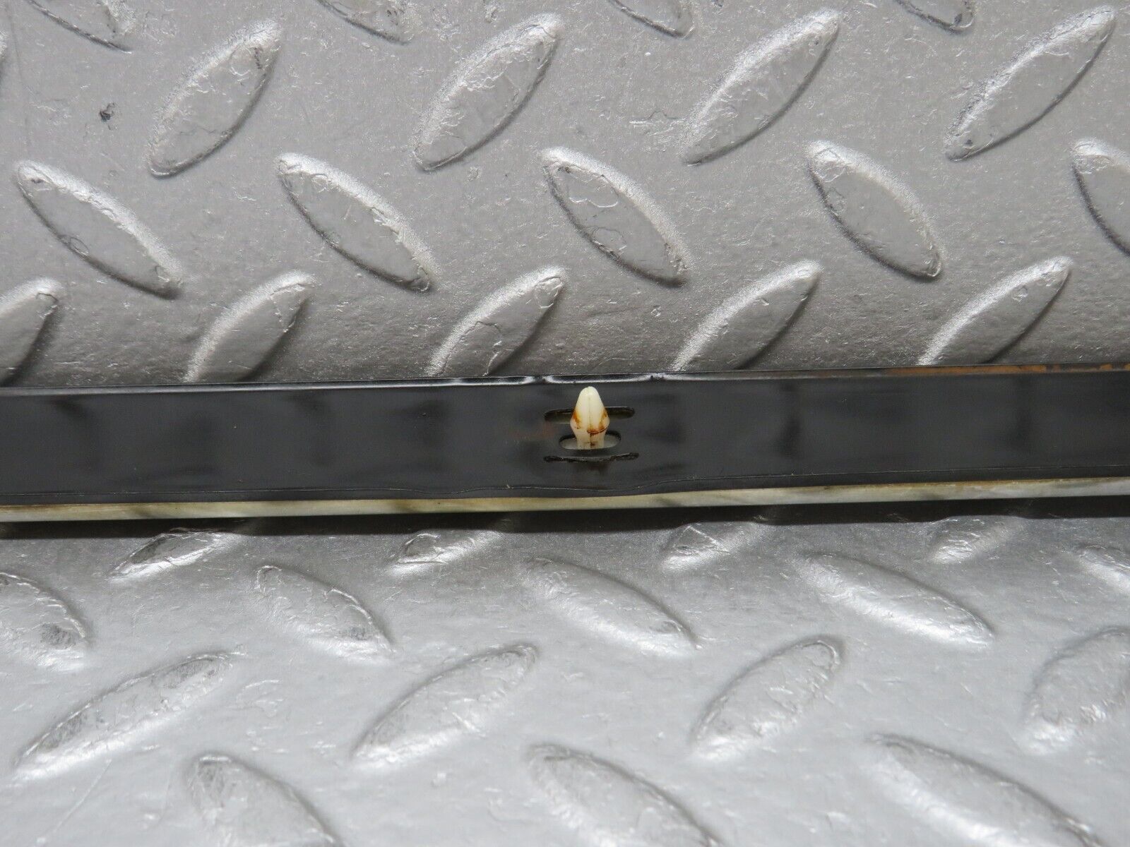 37441 Mercedes-Benz W109 300SEL Right Skirt Chrome Trim Strip