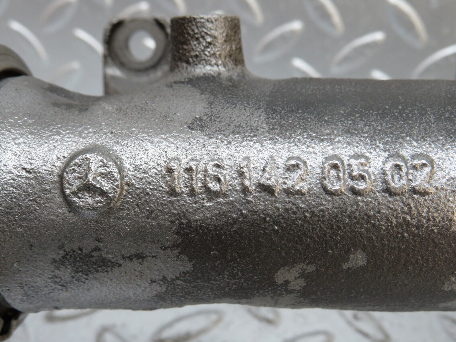 33048 Mercedes-Benz W126 380 V8 M116 Exhaust Manifold Left 1161420502 1161422302