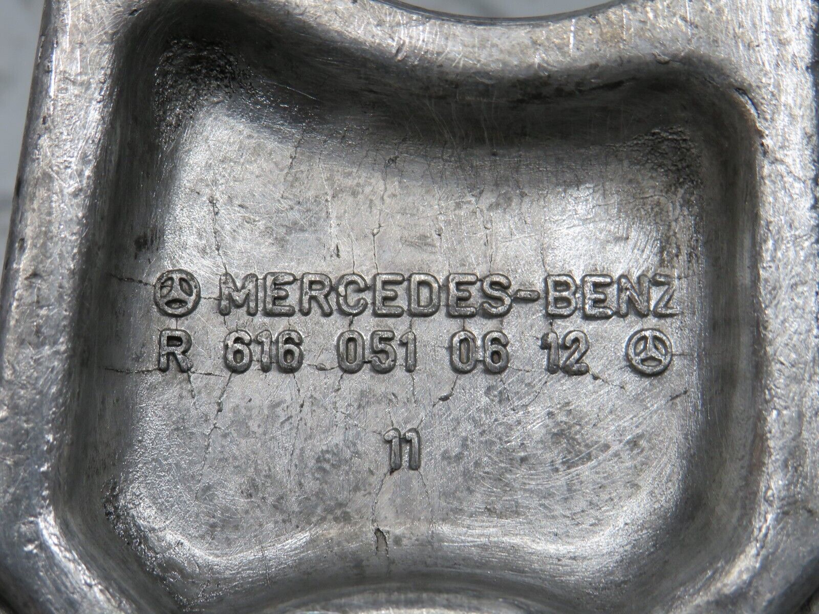 31064 Mercedes-Benz W123 200D Camshaft Tower Bearing Set 6160510612 6160510710