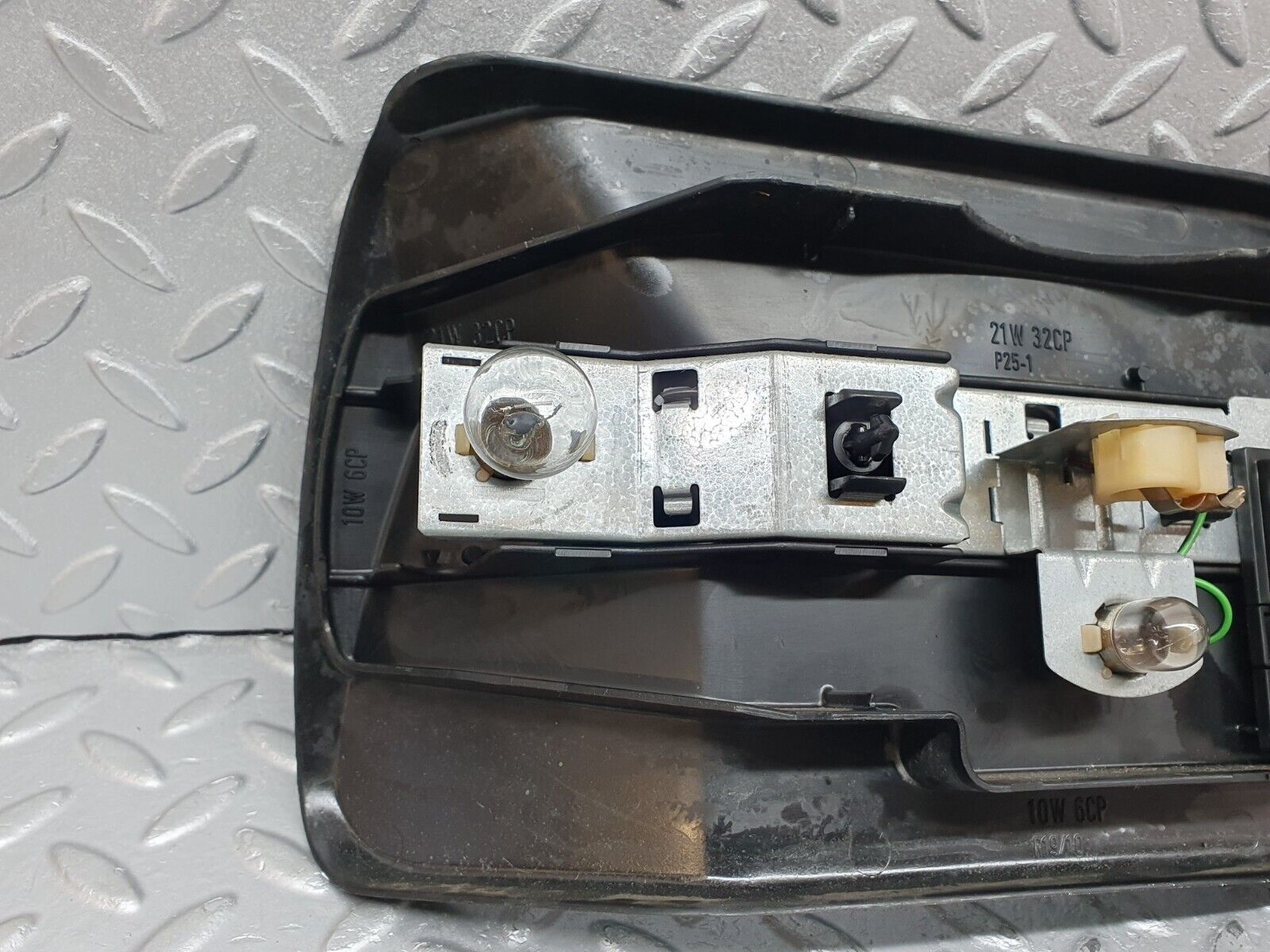 41161 Mercedes-Benz W126 300SE Tail Light & Bulb Holder Left Side