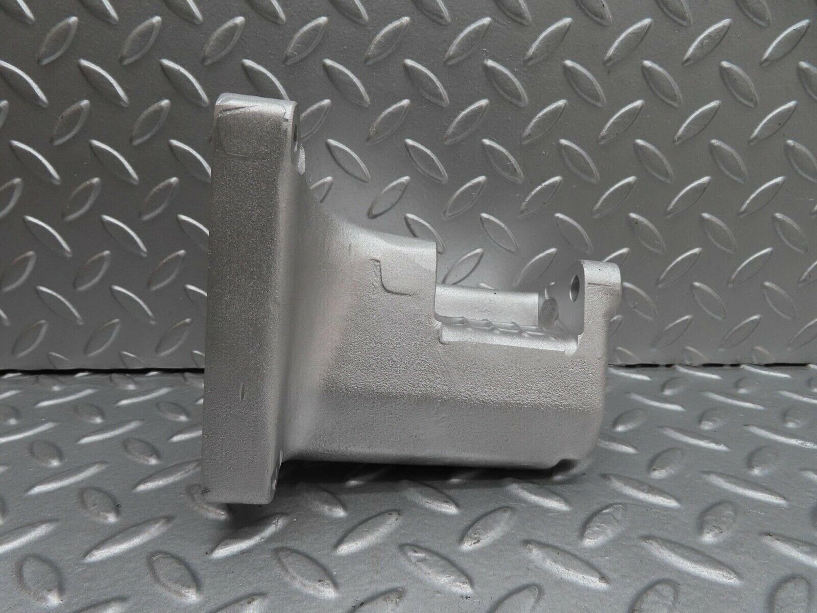 14362 Mercedes-Benz W116 350SE Alternator Generator Bracket 1161551135