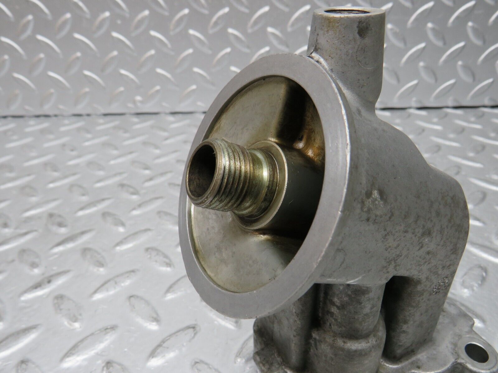 29412 Mercedes-Benz W124 230E Oil Filter Housing 1021800038