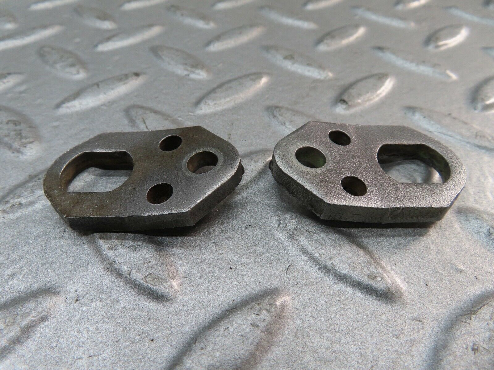 17736 Mercedes-Benz W116 450SEL Fuel Injector Bracket